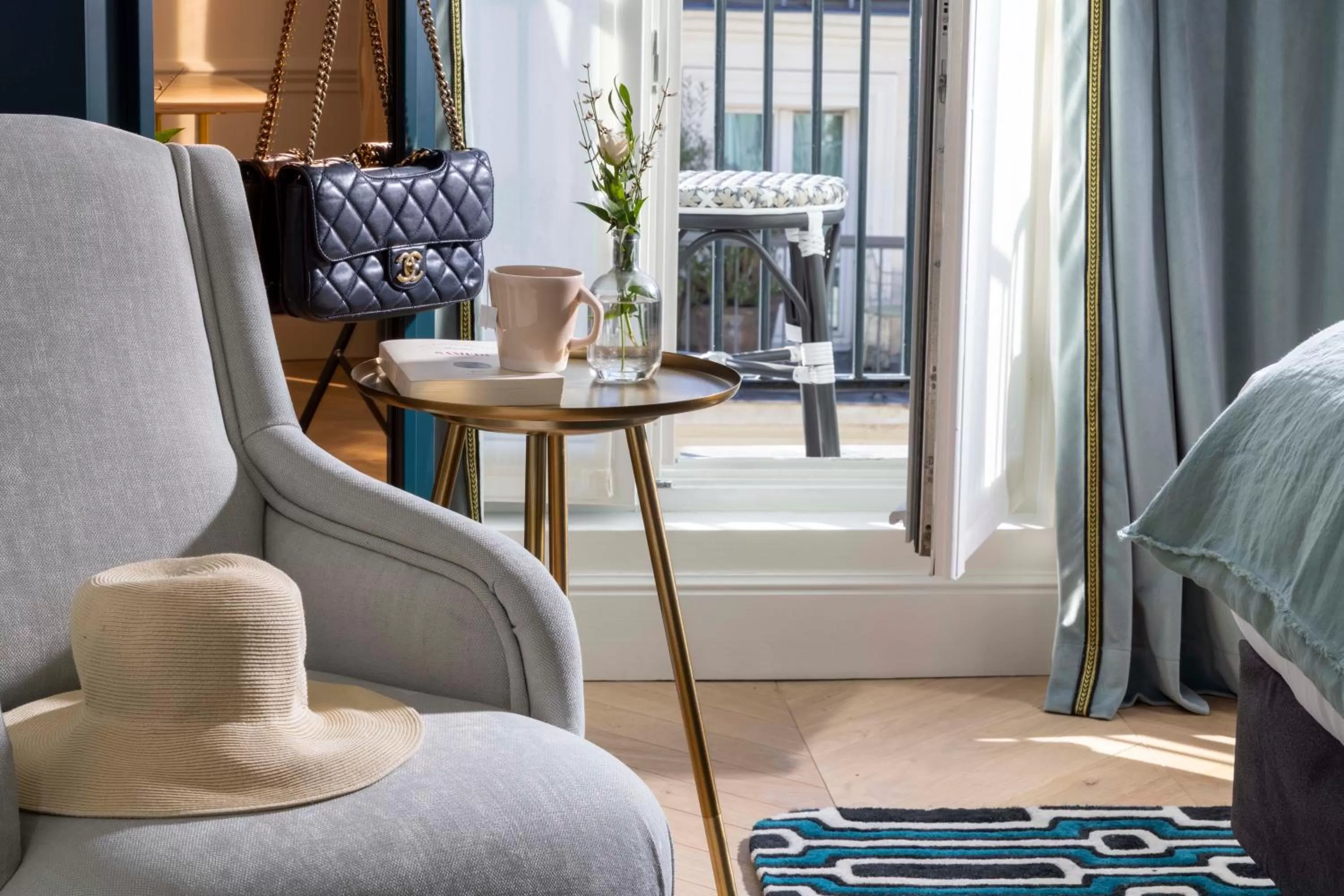 Balcony/Terrace in Hotel Louvre Montana