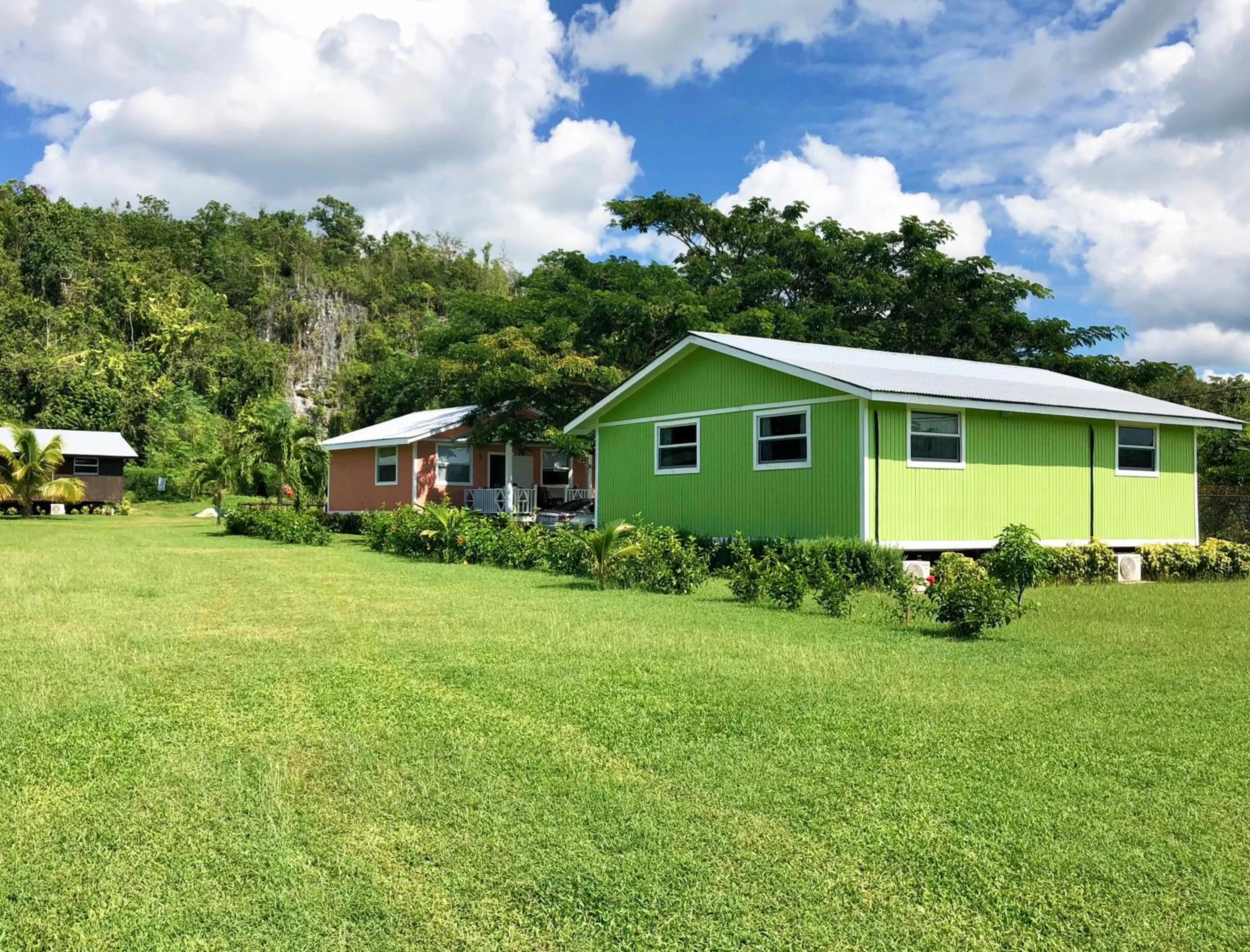 Garden View Premium Cottage  in The Westender Inn