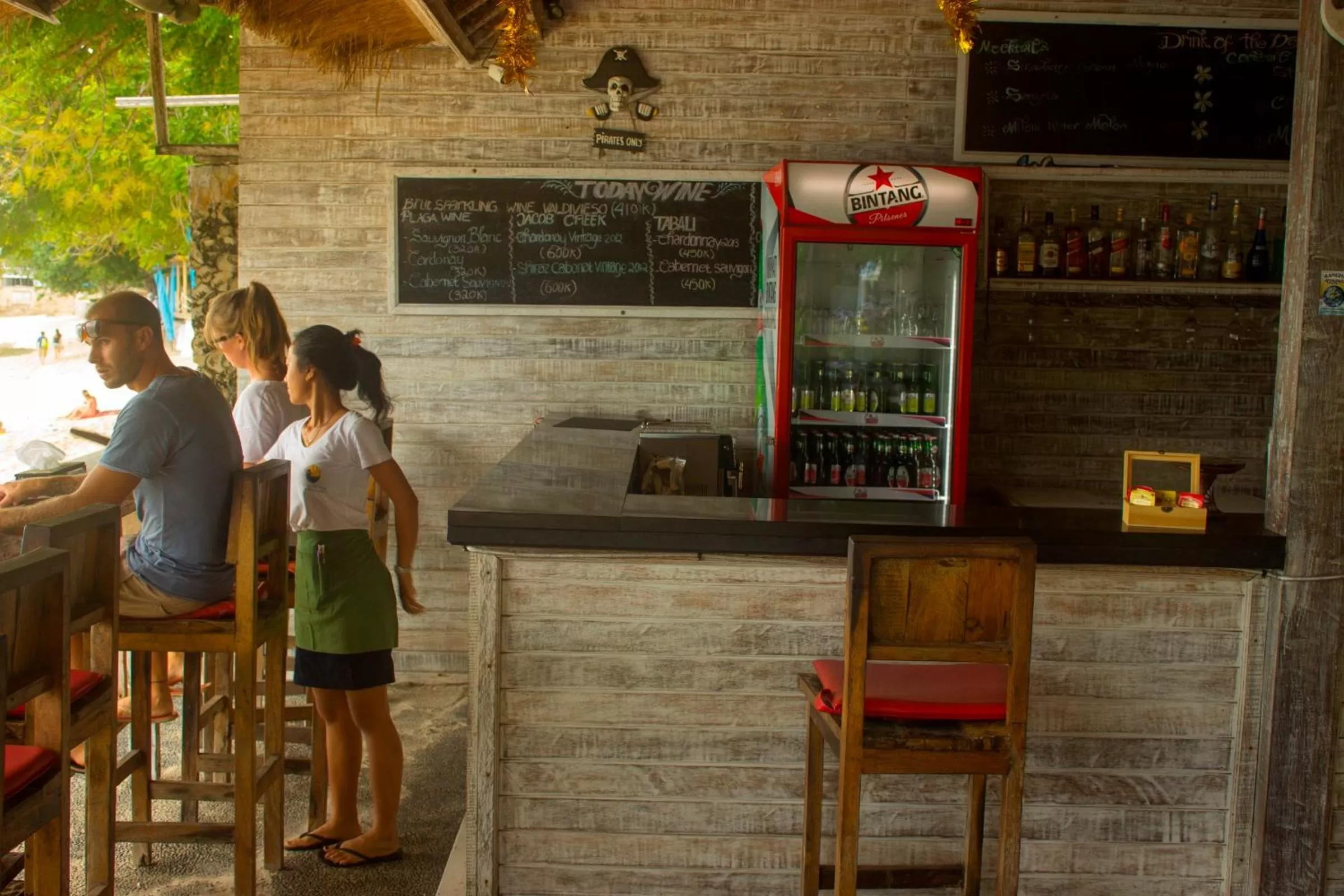 Restaurant/places to eat in Sanghyang Bay Villas