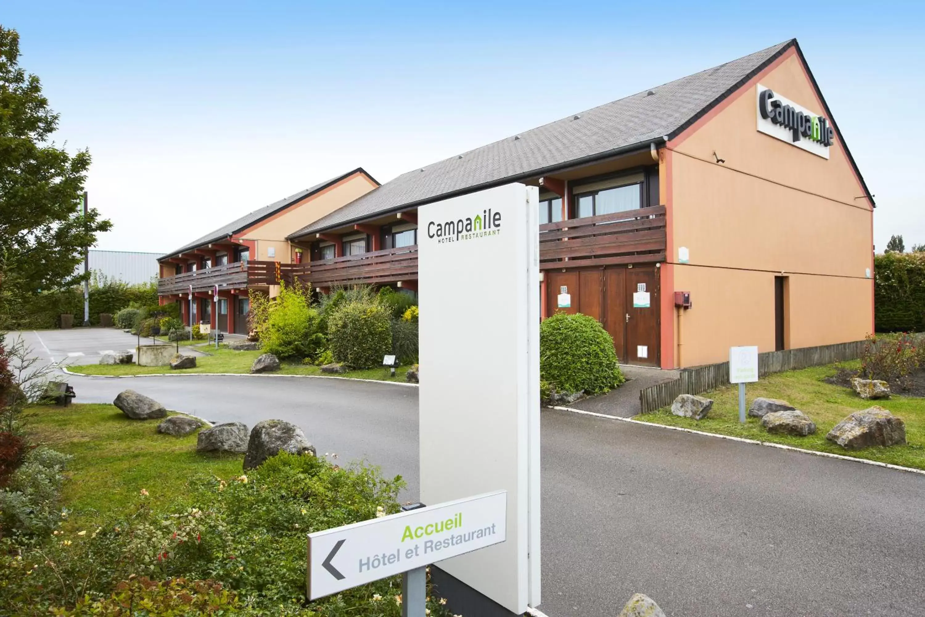 Facade/entrance in Campanile Dunkerque Est - Armbouts-Cappel Facade/entrance in Campanile Dunkerque Est - Armbouts-Cappel