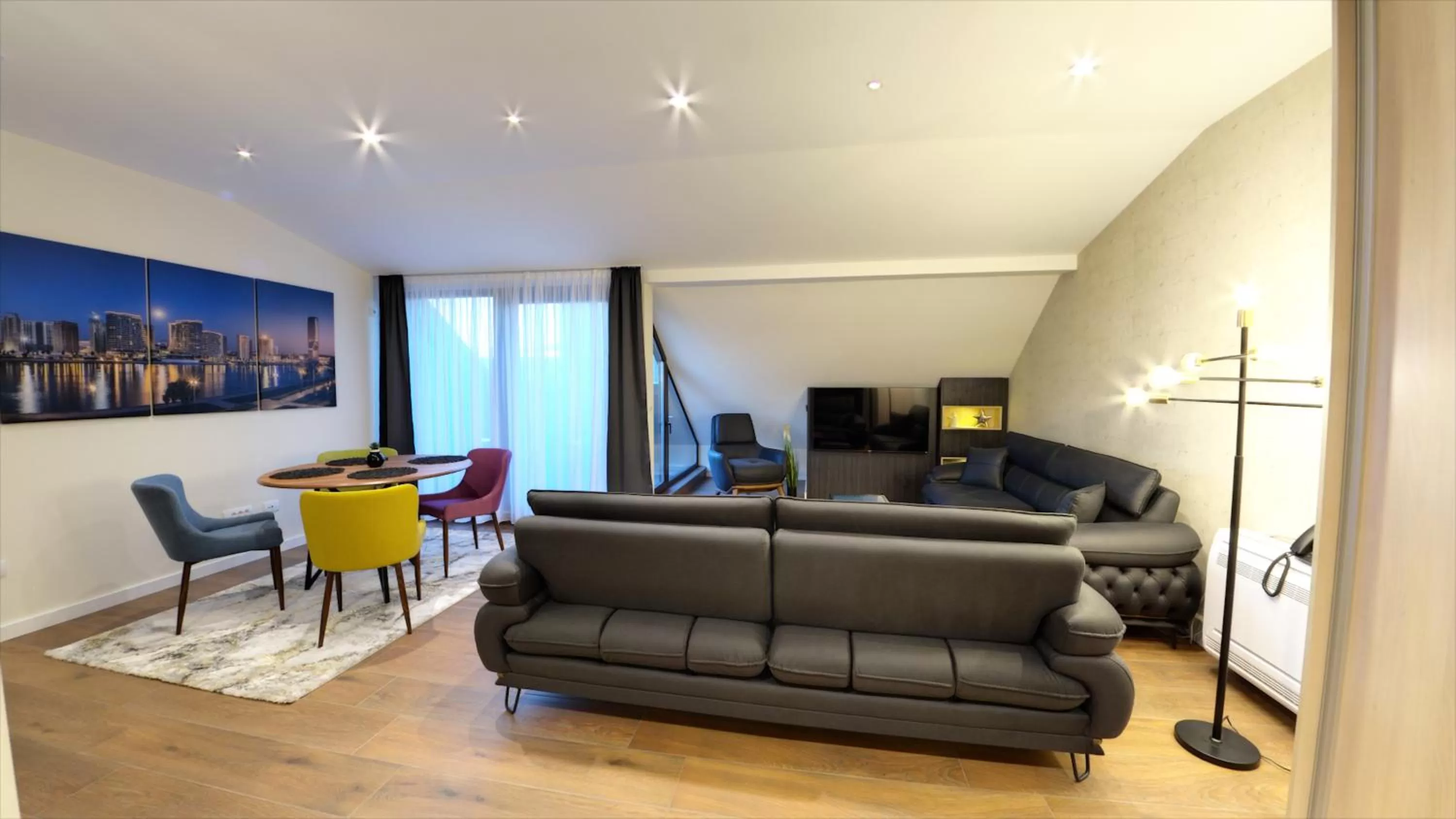 King Suite with Spa Bath in Apart Hotel Maksimum