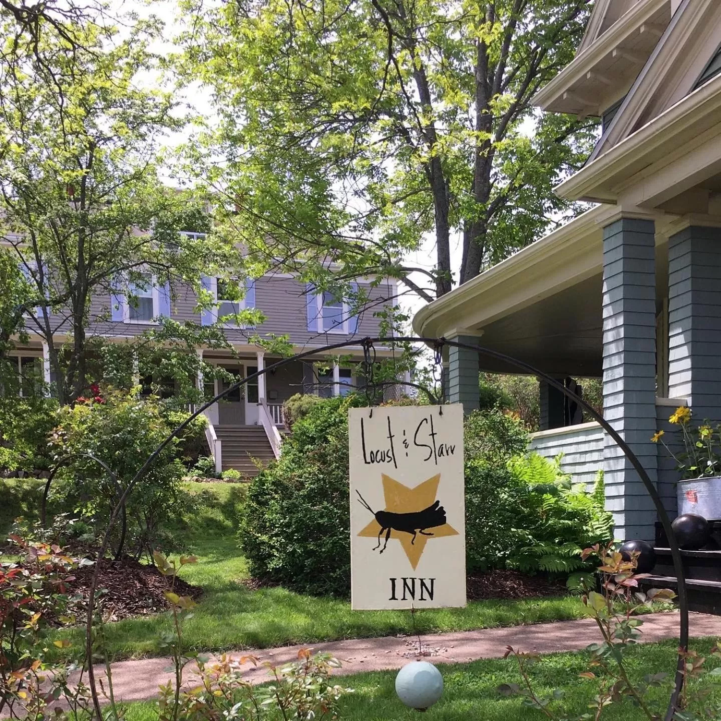 Property building, Property Logo/Sign in Locust & Starr Inn