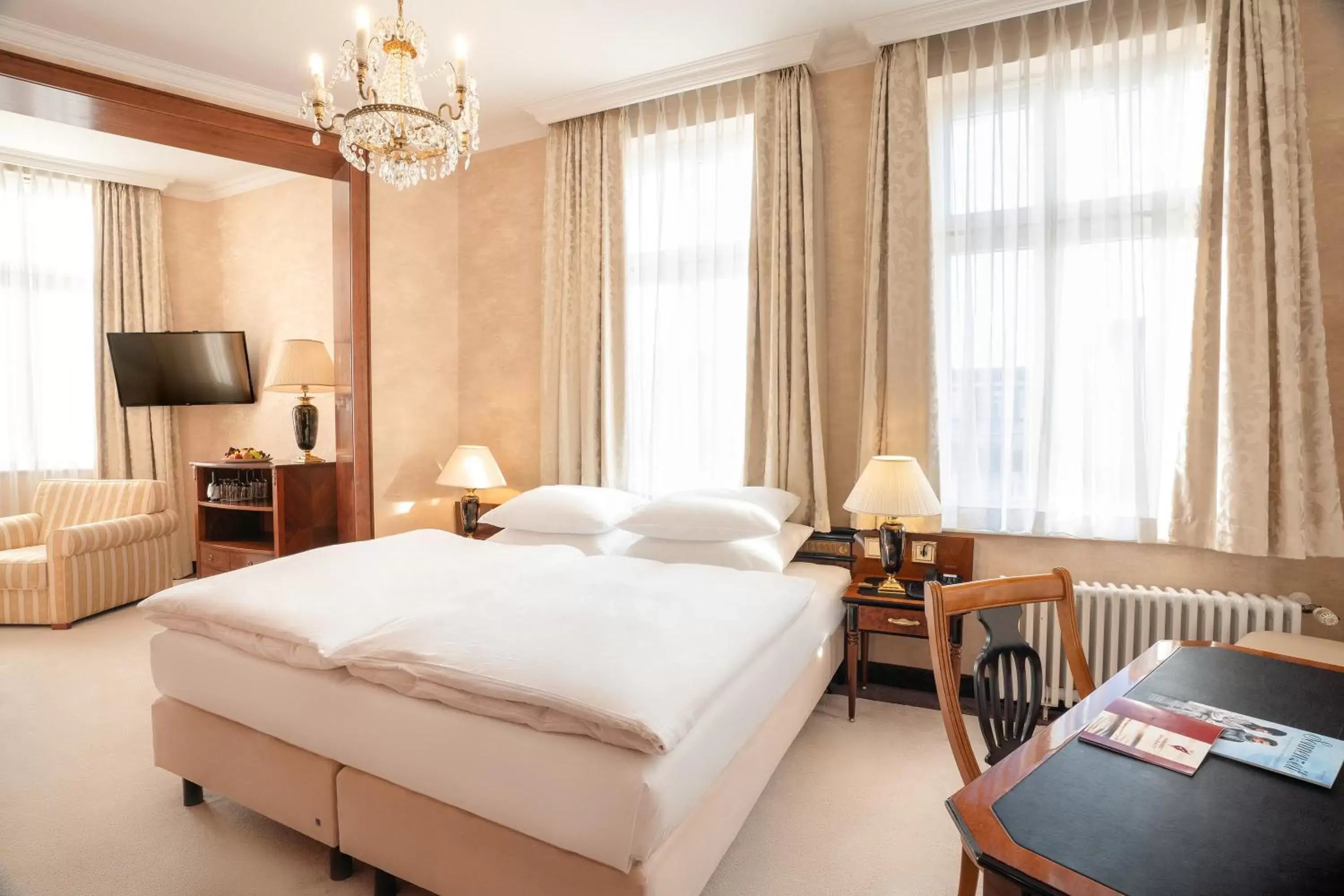 Double Room - single occupancy - South Side / Land View in SEETELHOTEL Ahlbecker Hof das elegante Traditionshotel & ruhiger Rückzugsort an der Ostsee Double Room - single occupancy - South Side / Land View in SEETELHOTEL Ahlbecker Hof das elegante Traditionshotel & ruhiger Rückzugsort an der Ostsee