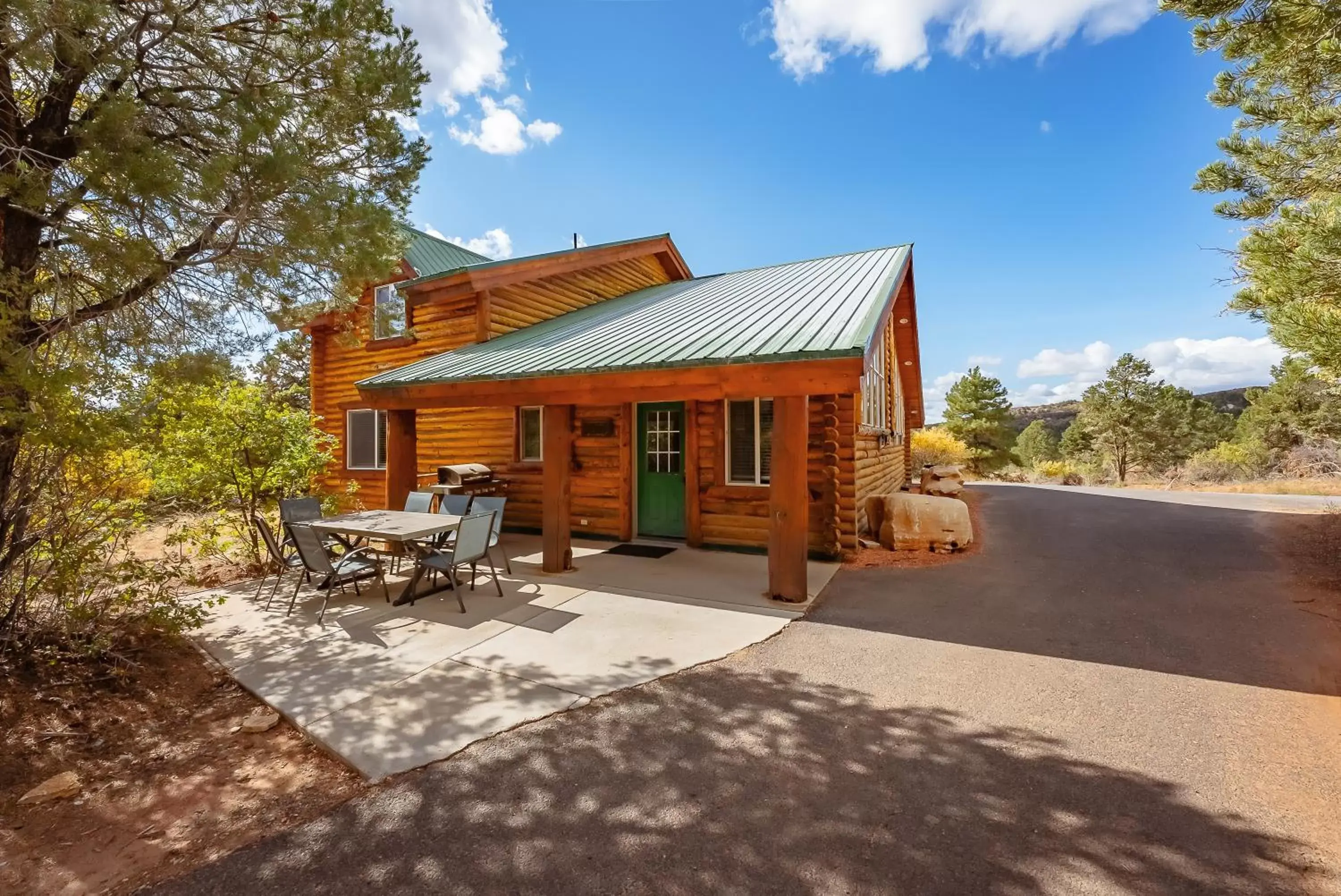 Property Building in Zion Ponderosa Ranch Resort