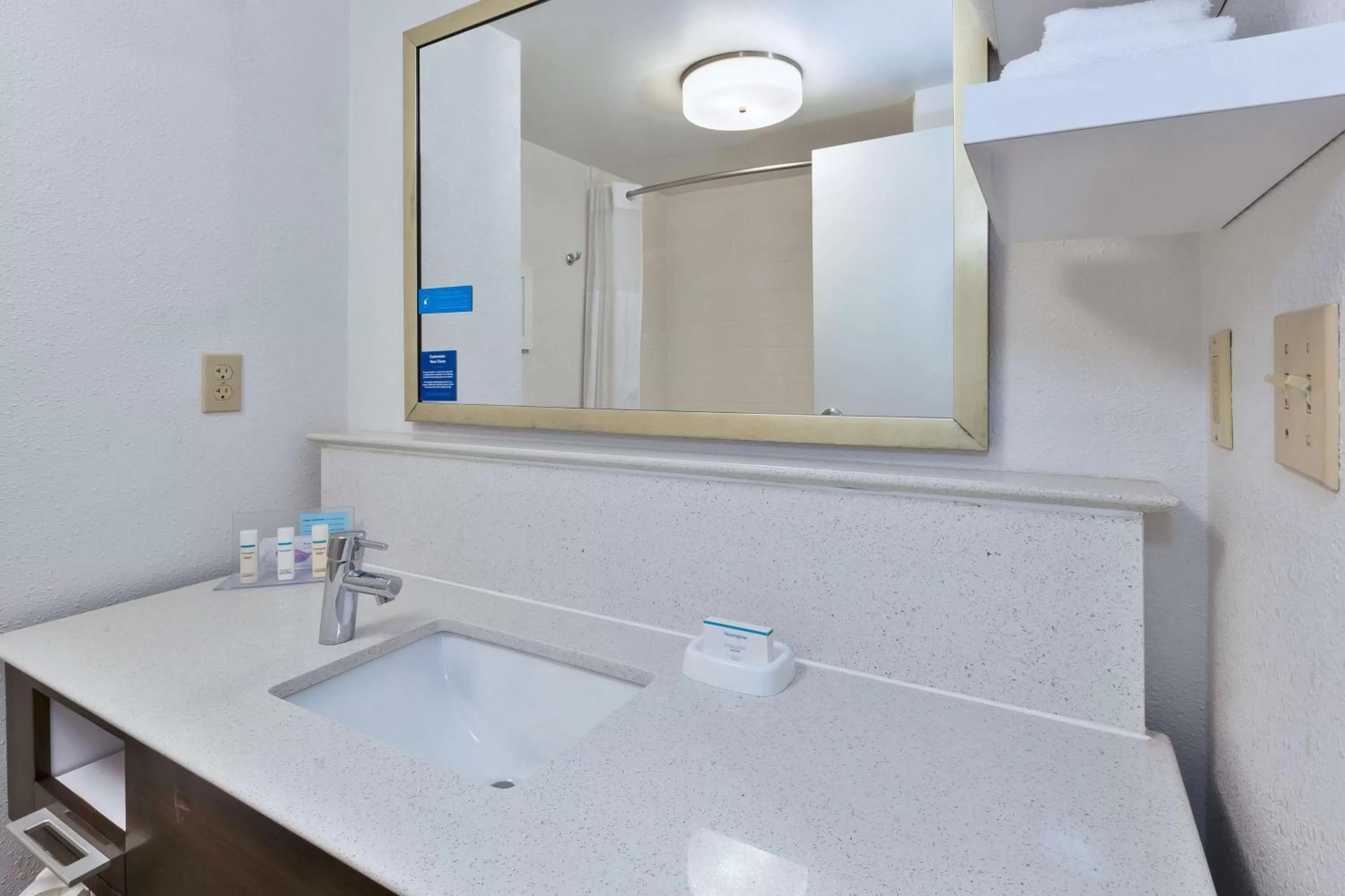 Bathroom in Hampton Inn Waterbury