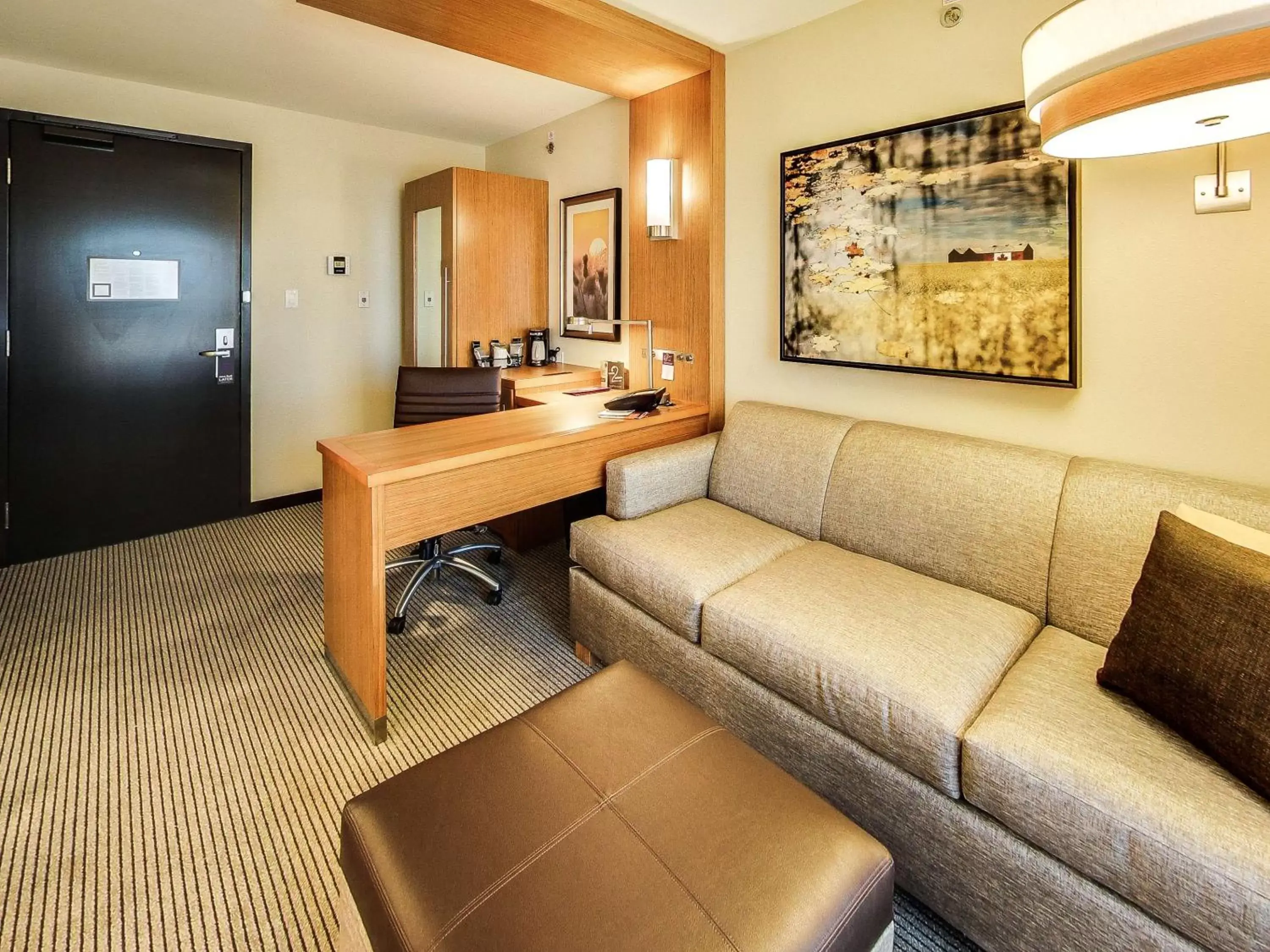 Photo of the whole room in Hyatt Place Edmonton West Photo of the whole room in Hyatt Place Edmonton West