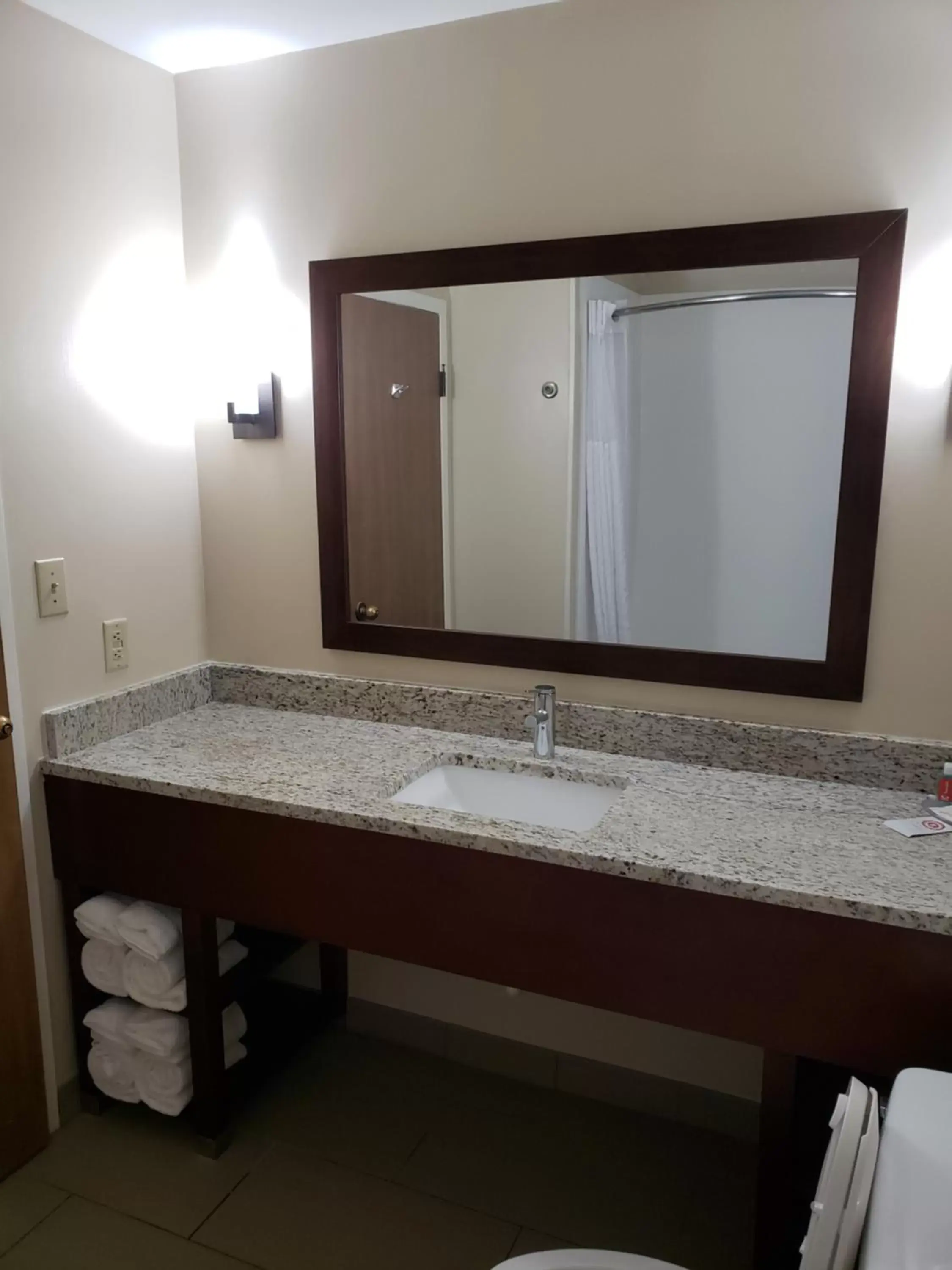 Bathroom in Comfort Inn Laurinburg