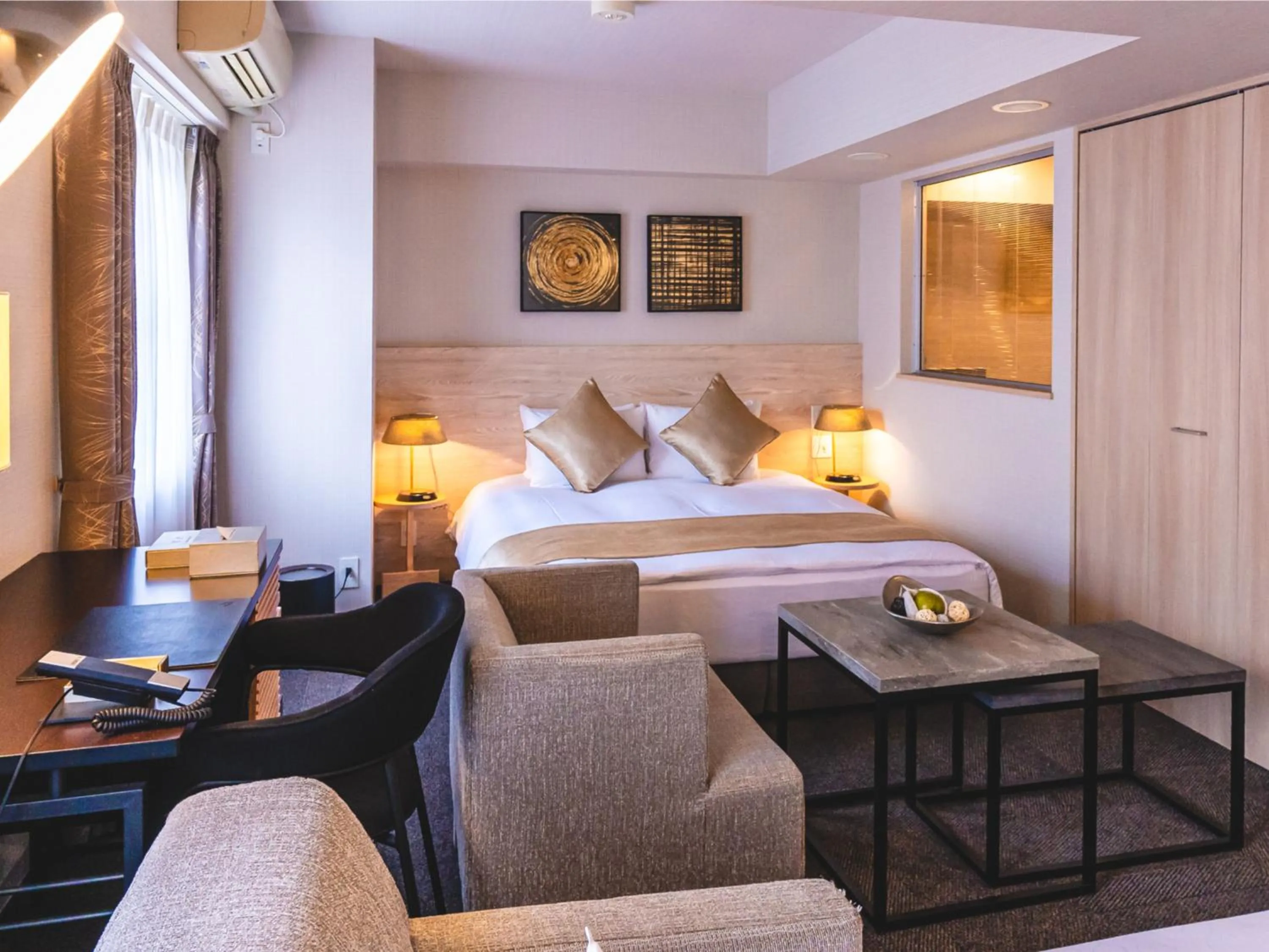 Bedroom, Bed in Roppongi Hotel S