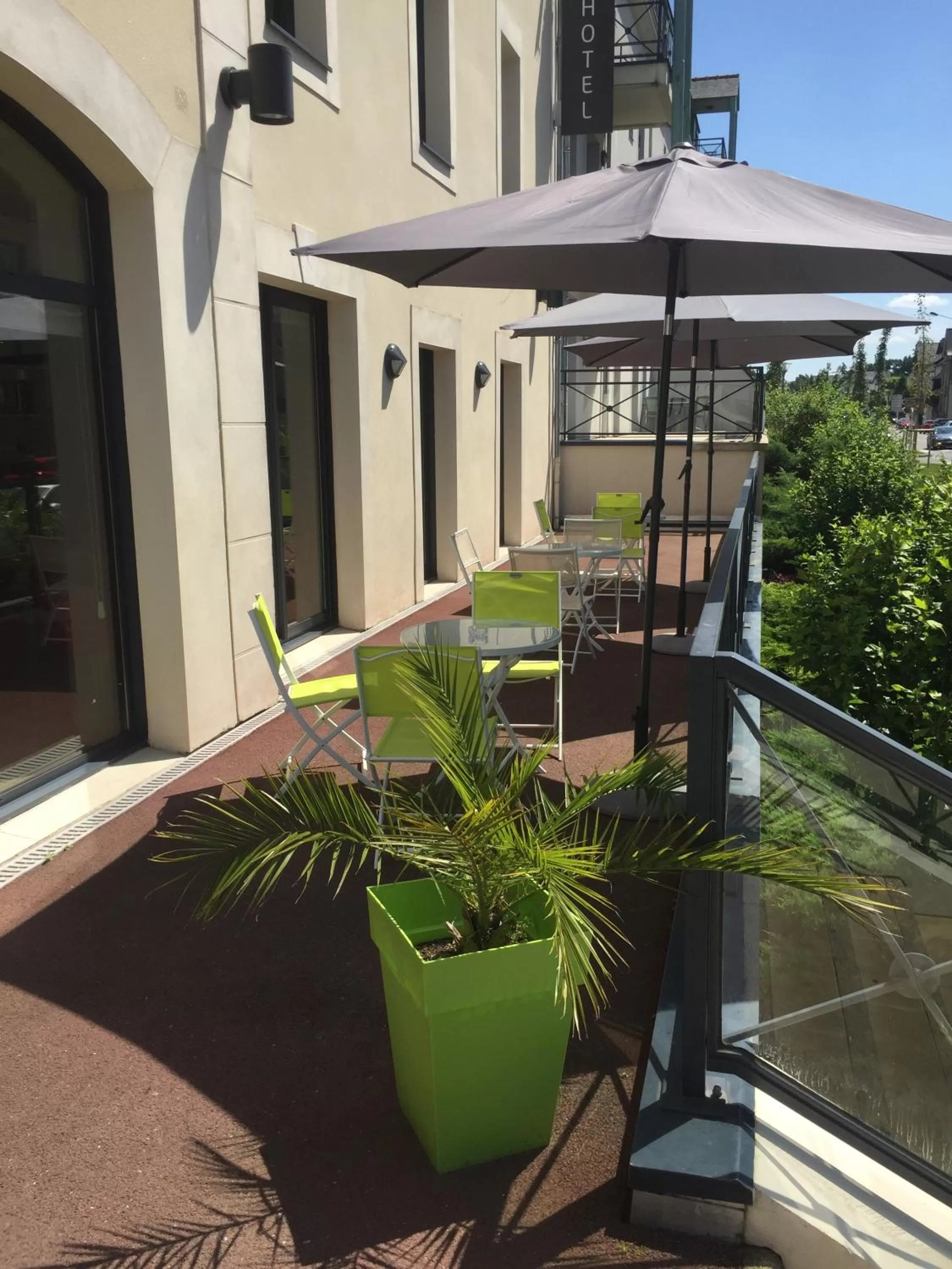 Patio in Ibis Vitré Centre