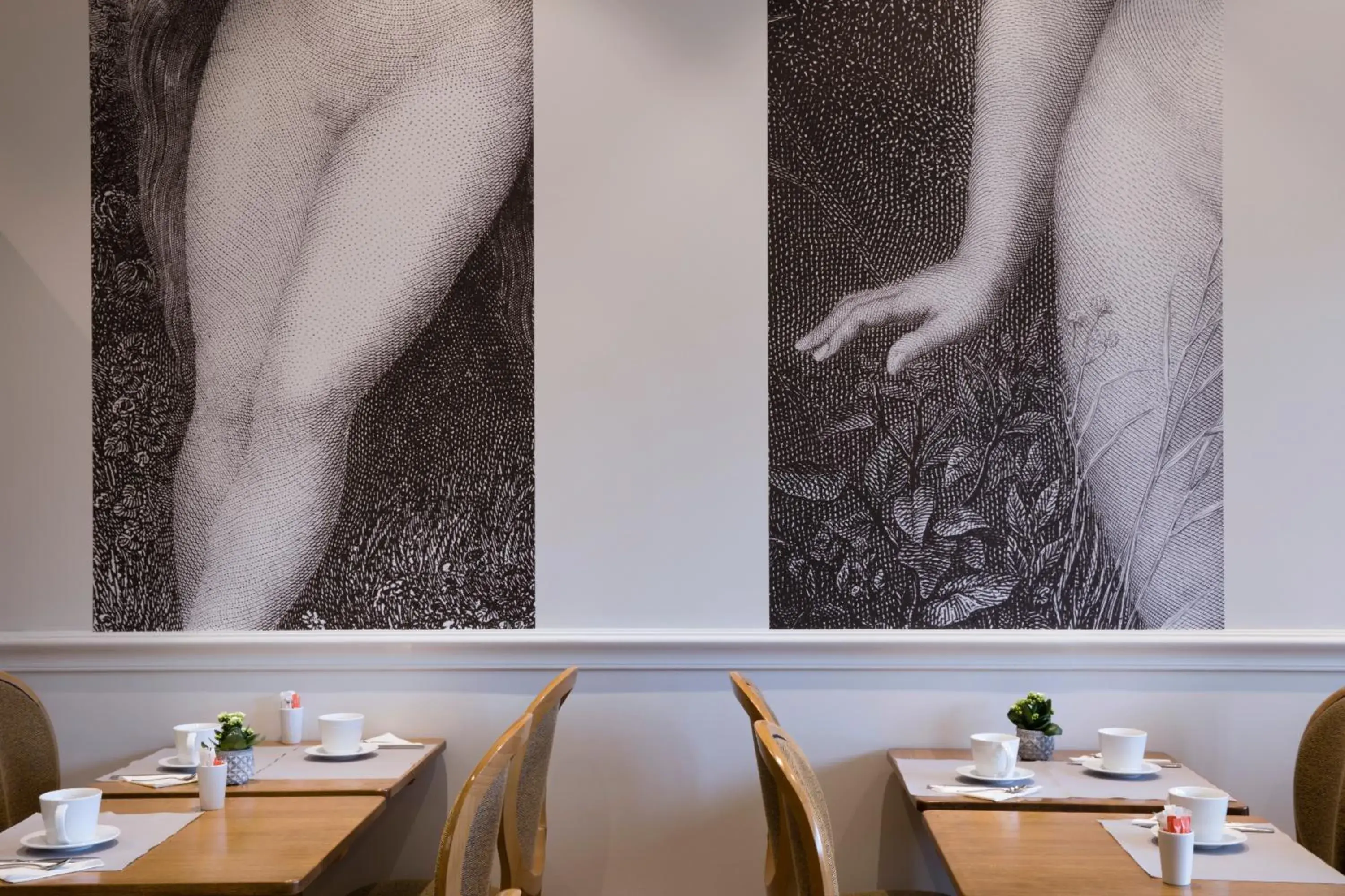 Decorative detail, Restaurant/Places to Eat in A l'Hôtel Des Roys