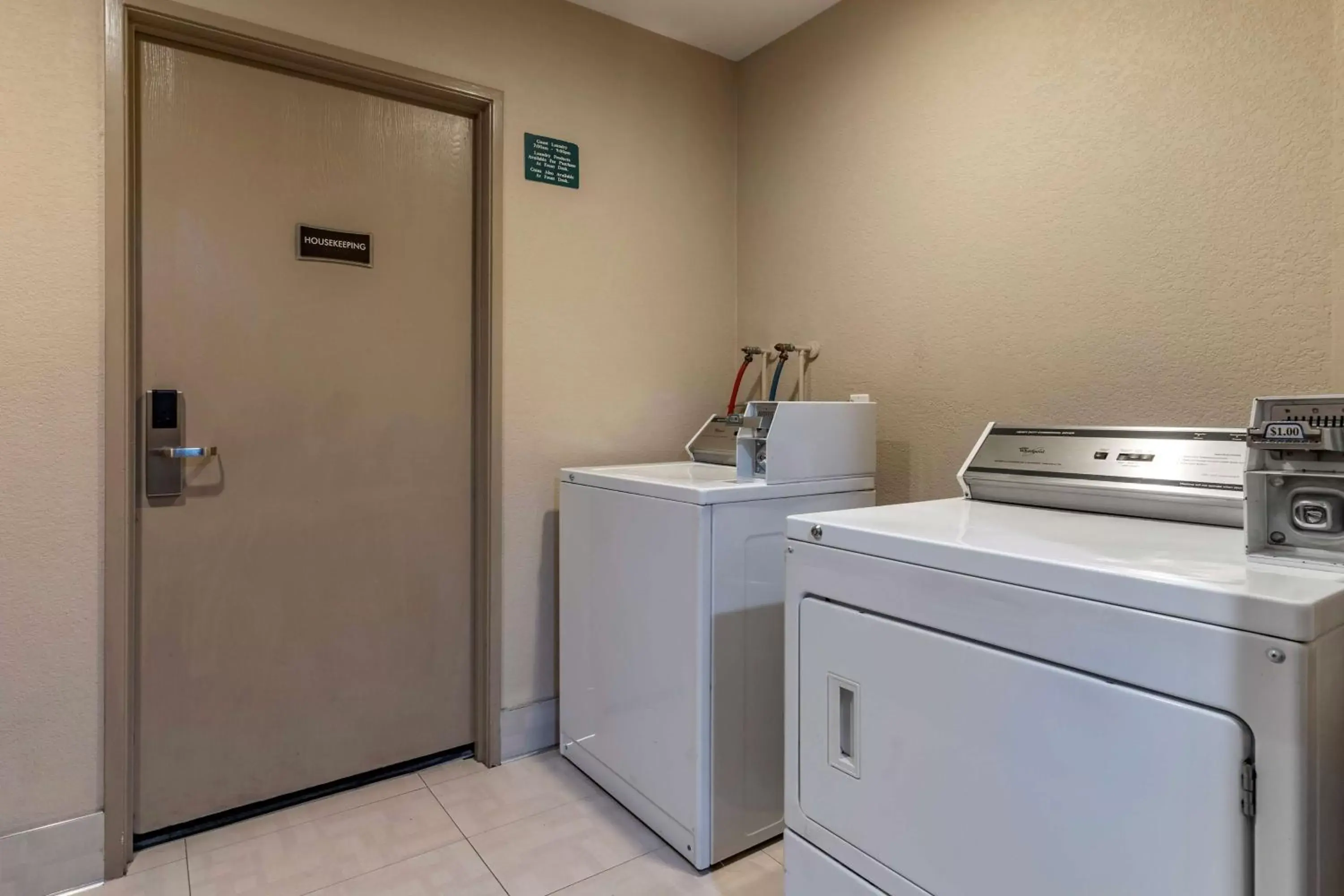Property building in Best Western Silicon Valley Inn Property building in Best Western Silicon Valley Inn