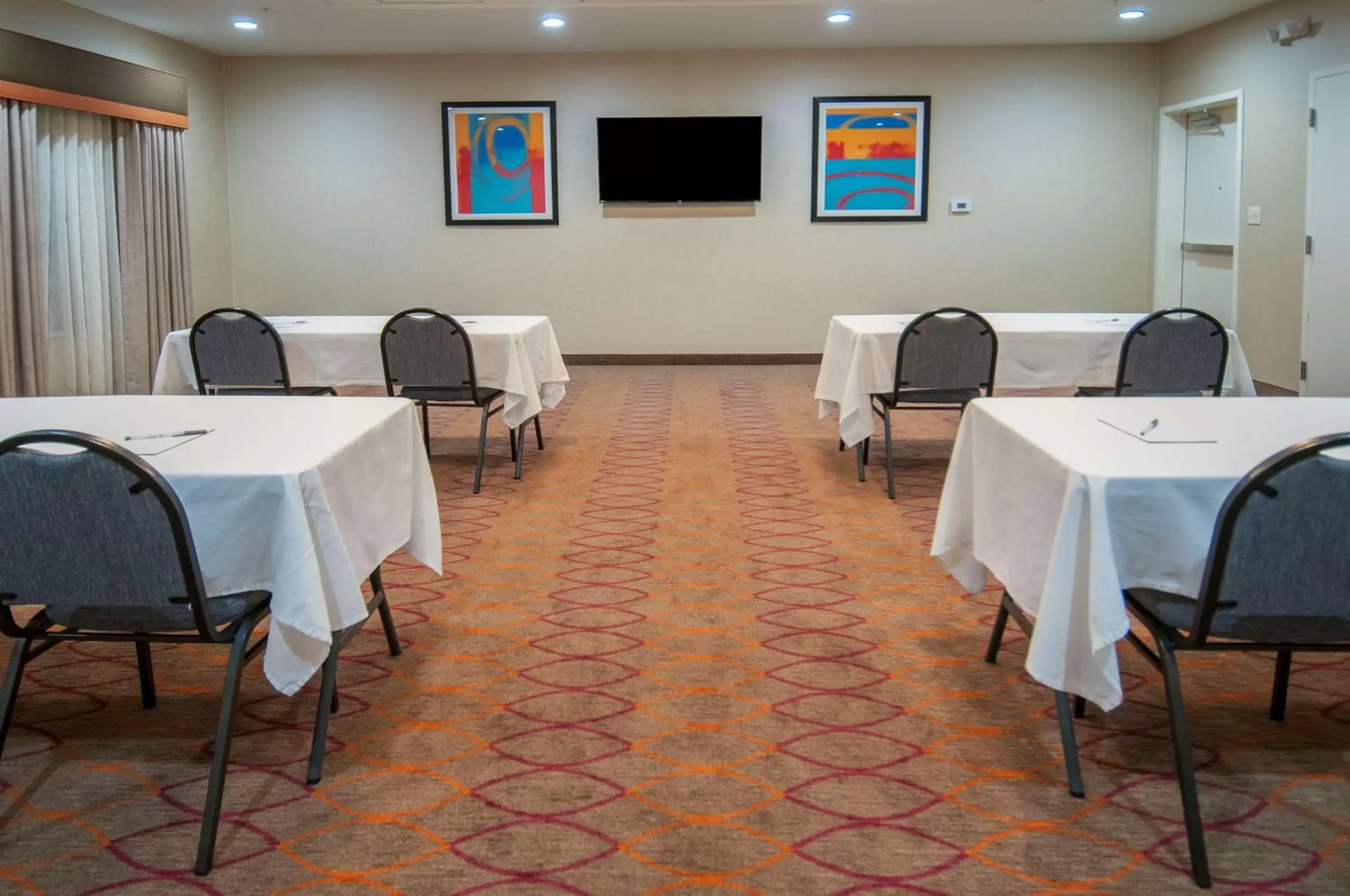 Meeting/conference room, Restaurant/Places to Eat in Hampton Inn Opelousas