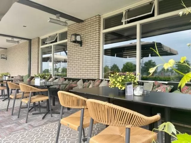 Restaurant/places to eat in Van der Valk Hotel Groningen Zuidbroek