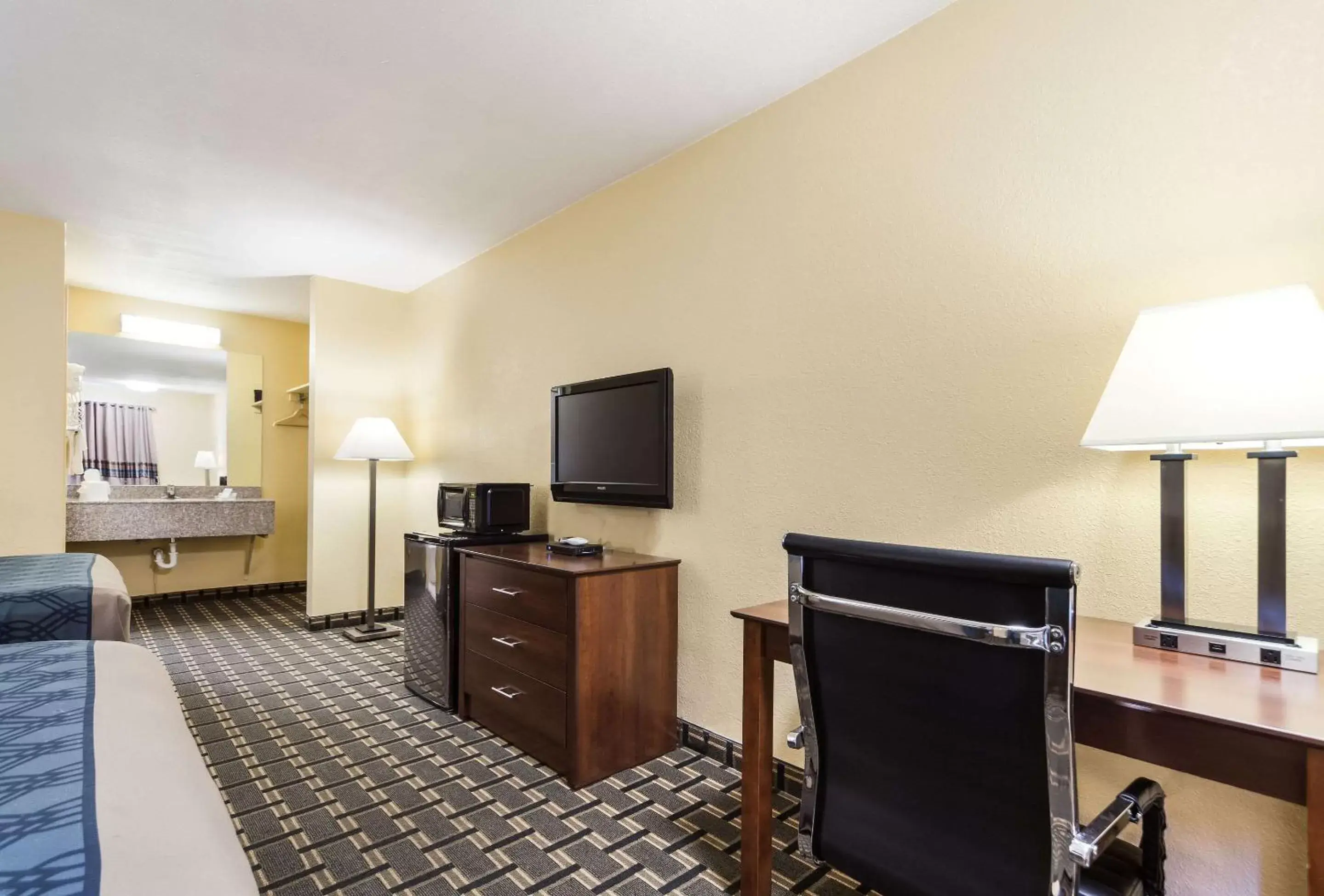 Photo of the whole room in Rodeway Inn University District Photo of the whole room in Rodeway Inn University District