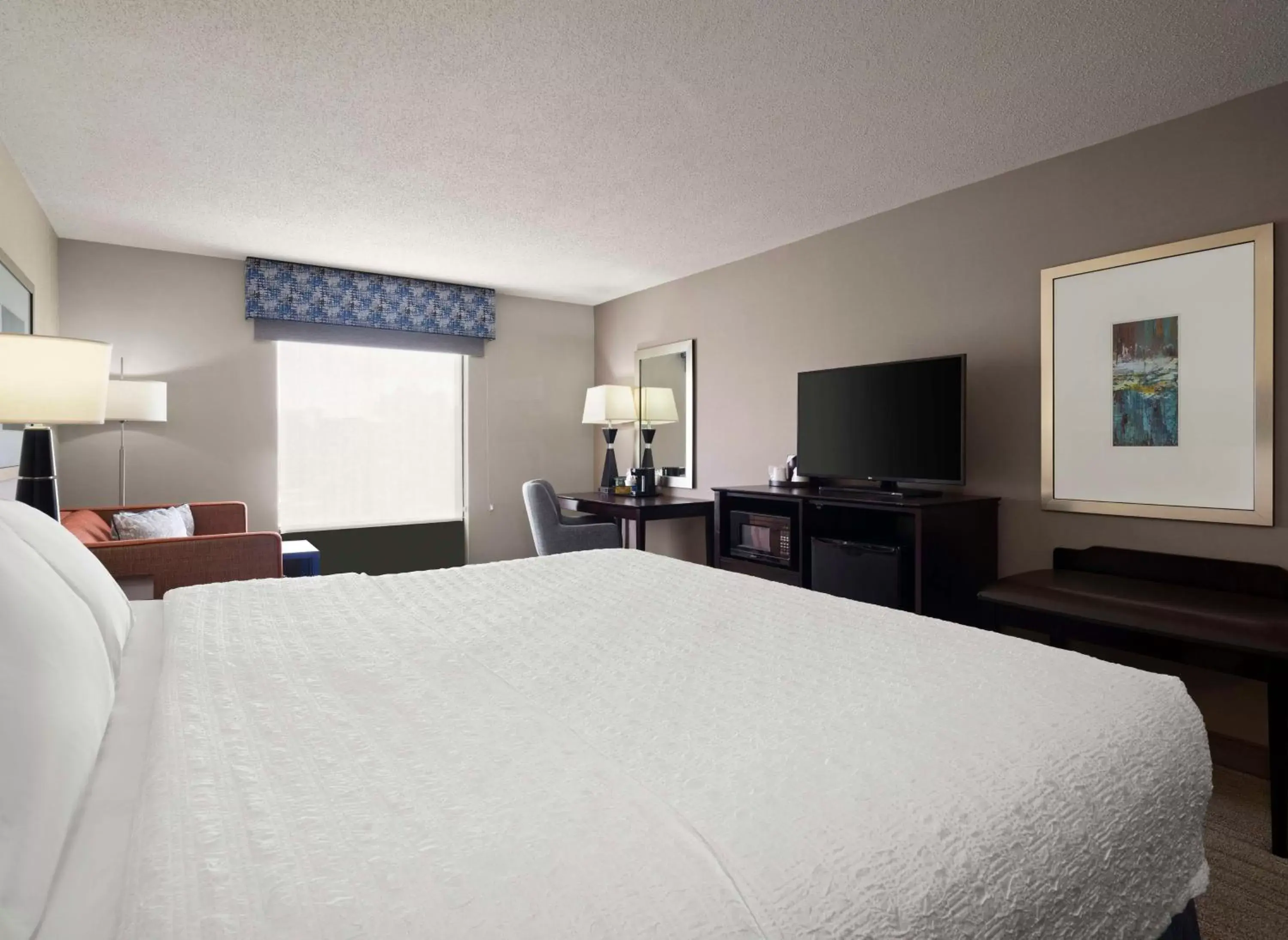 Living room, Bed in Hampton Inn & Suites Arundel Mills/Baltimore