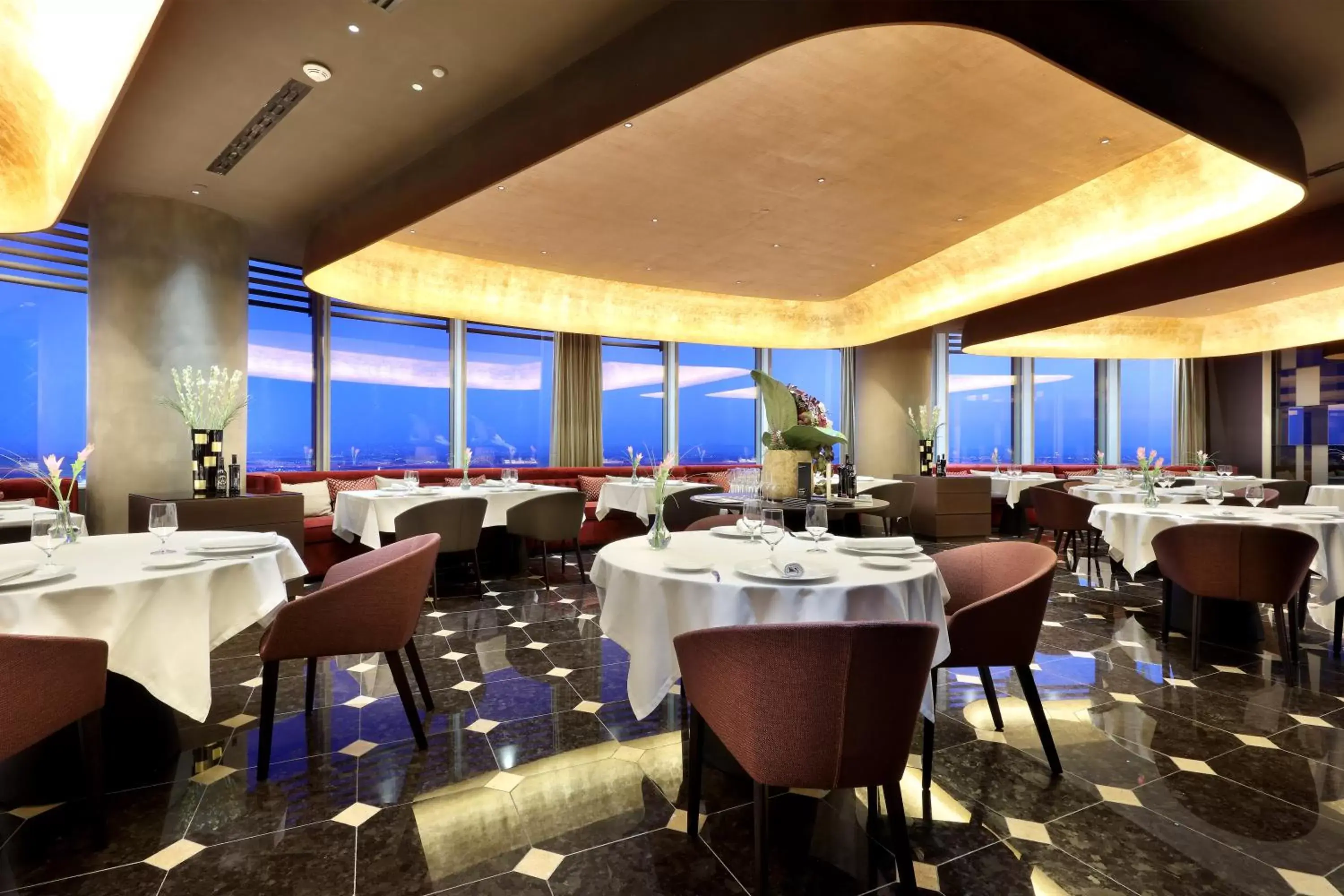 Restaurant/places to eat in Eurostars Torre Sevilla