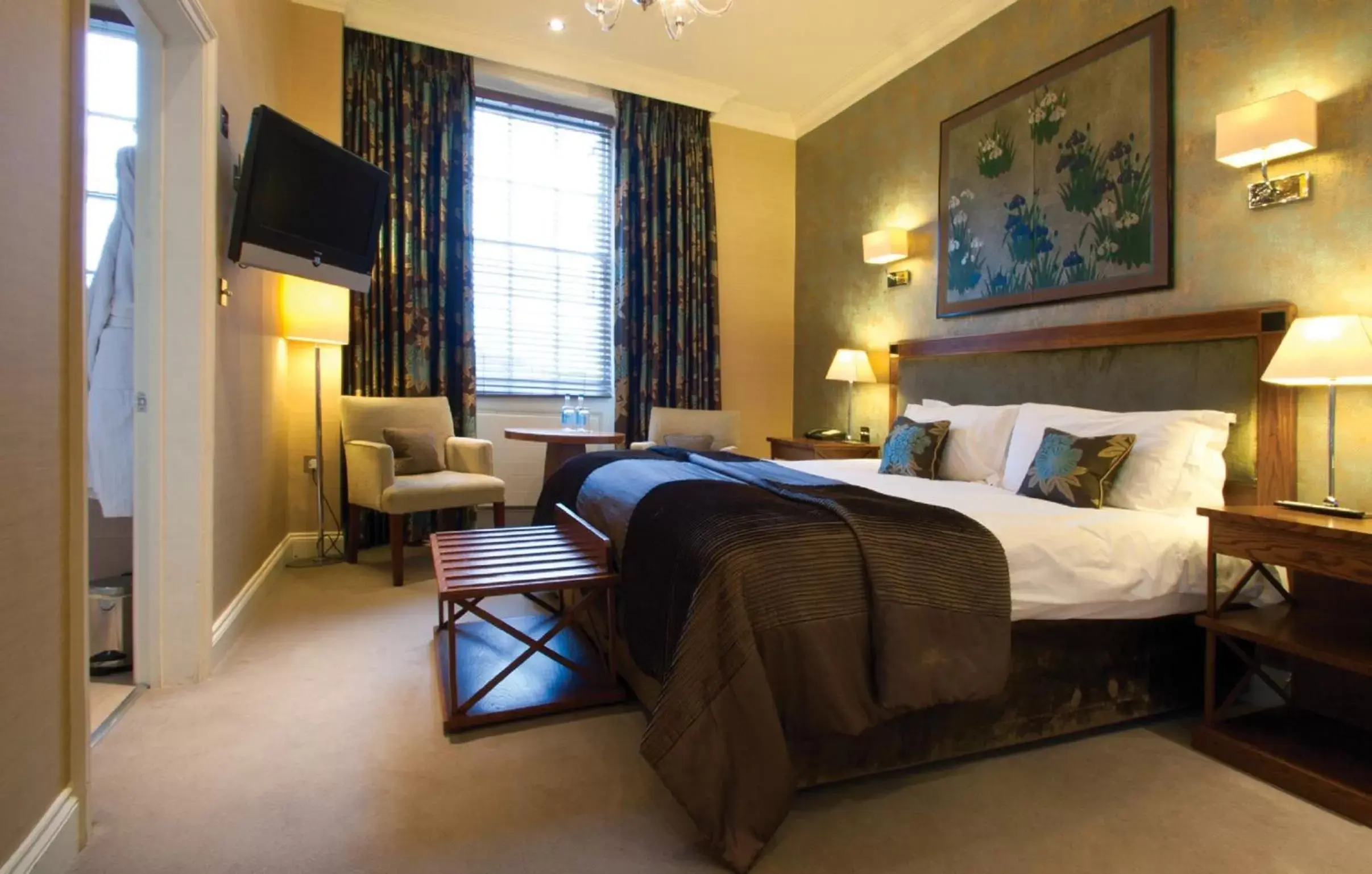 Bedroom, Bed in St Michael's Manor Hotel - St Albans