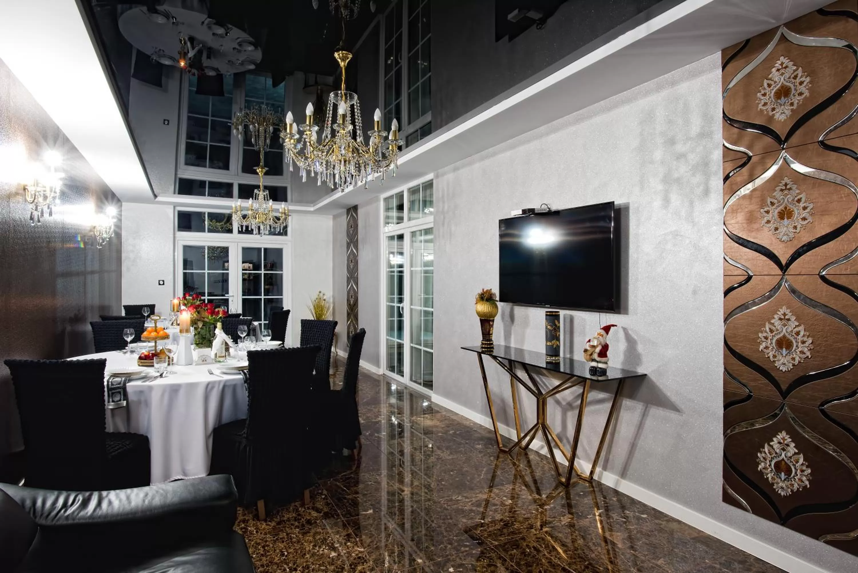Restaurant/places to eat in Hotel Campari