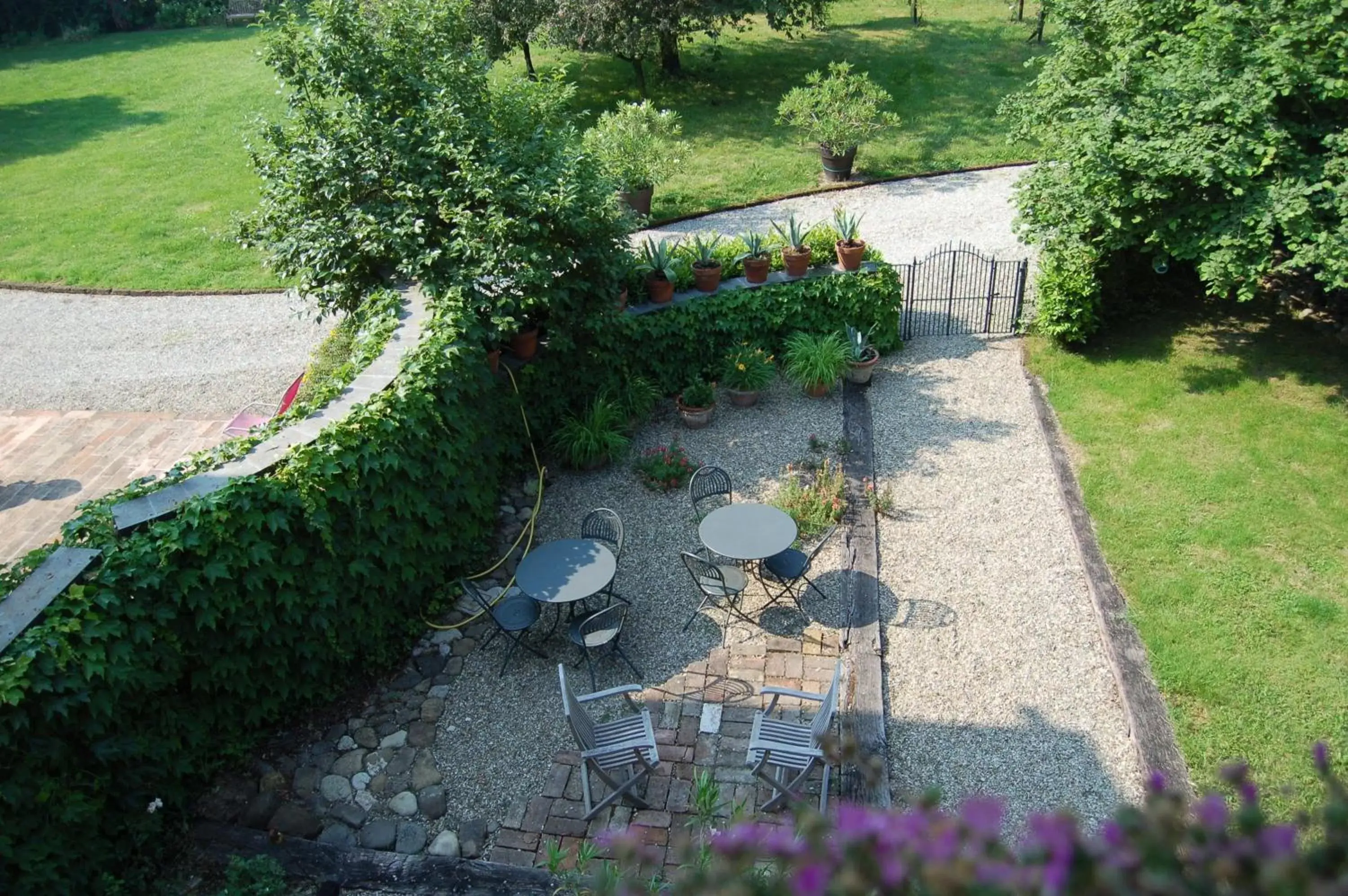 Garden in Quattrocolli B&B