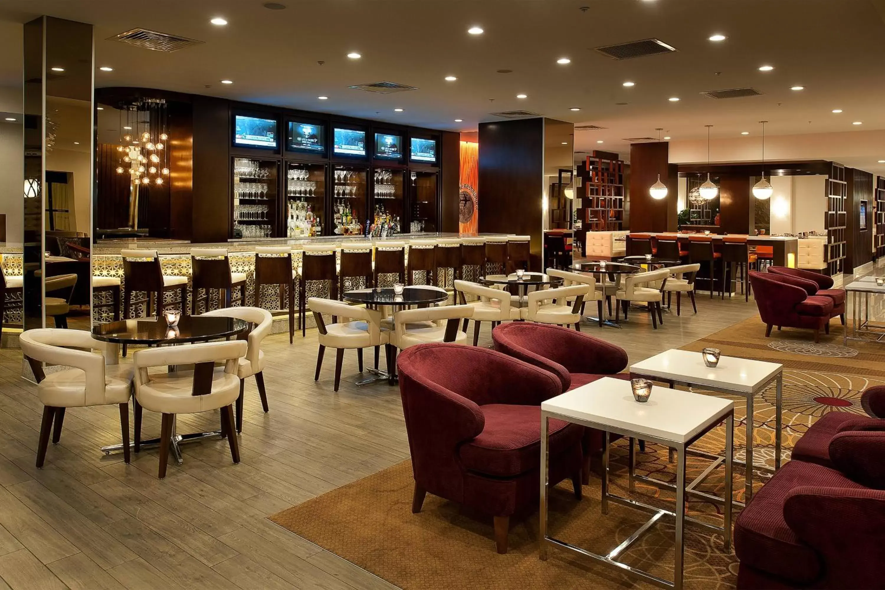 Restaurant/Places to Eat in Marriott St. Louis Airport