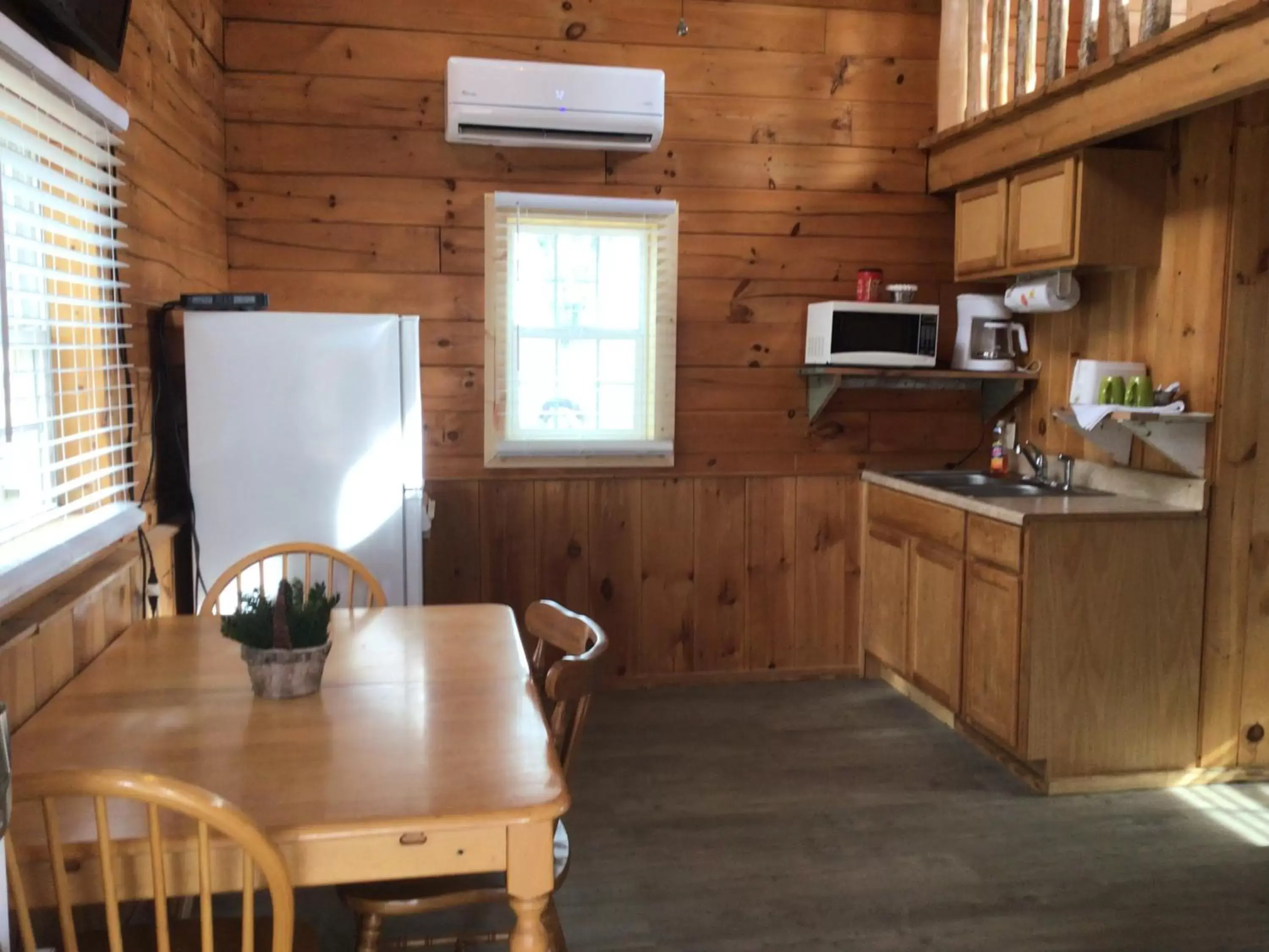 Kitchen or kitchenette, Kitchen/Kitchenette in Kozy Haven Log Cabin Rentals