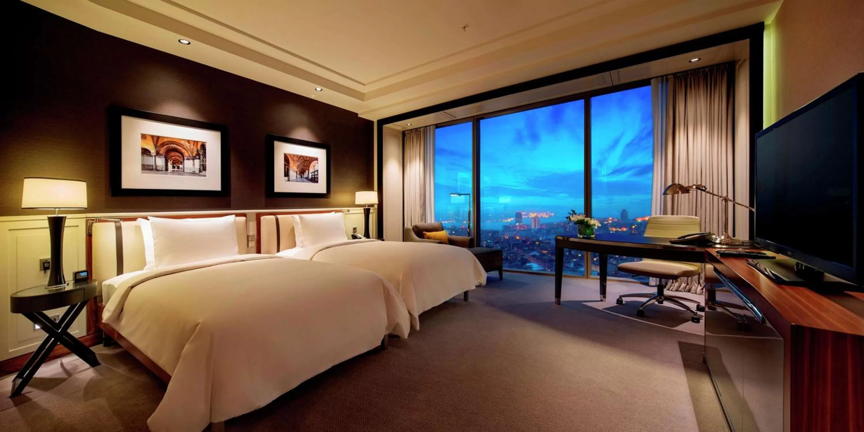 Bedroom, Bed in Hilton Istanbul Bomonti