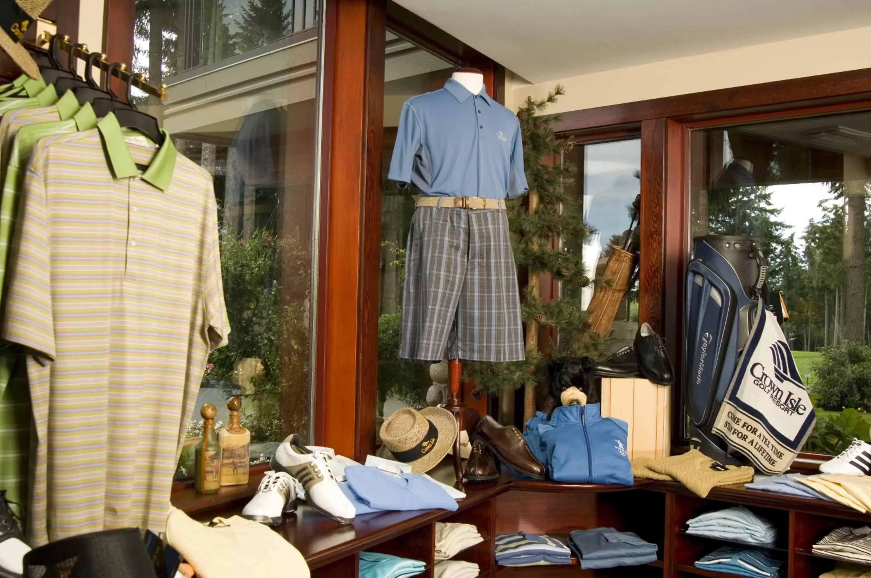 On-site shops in Crown Isle Resort & Golf Community