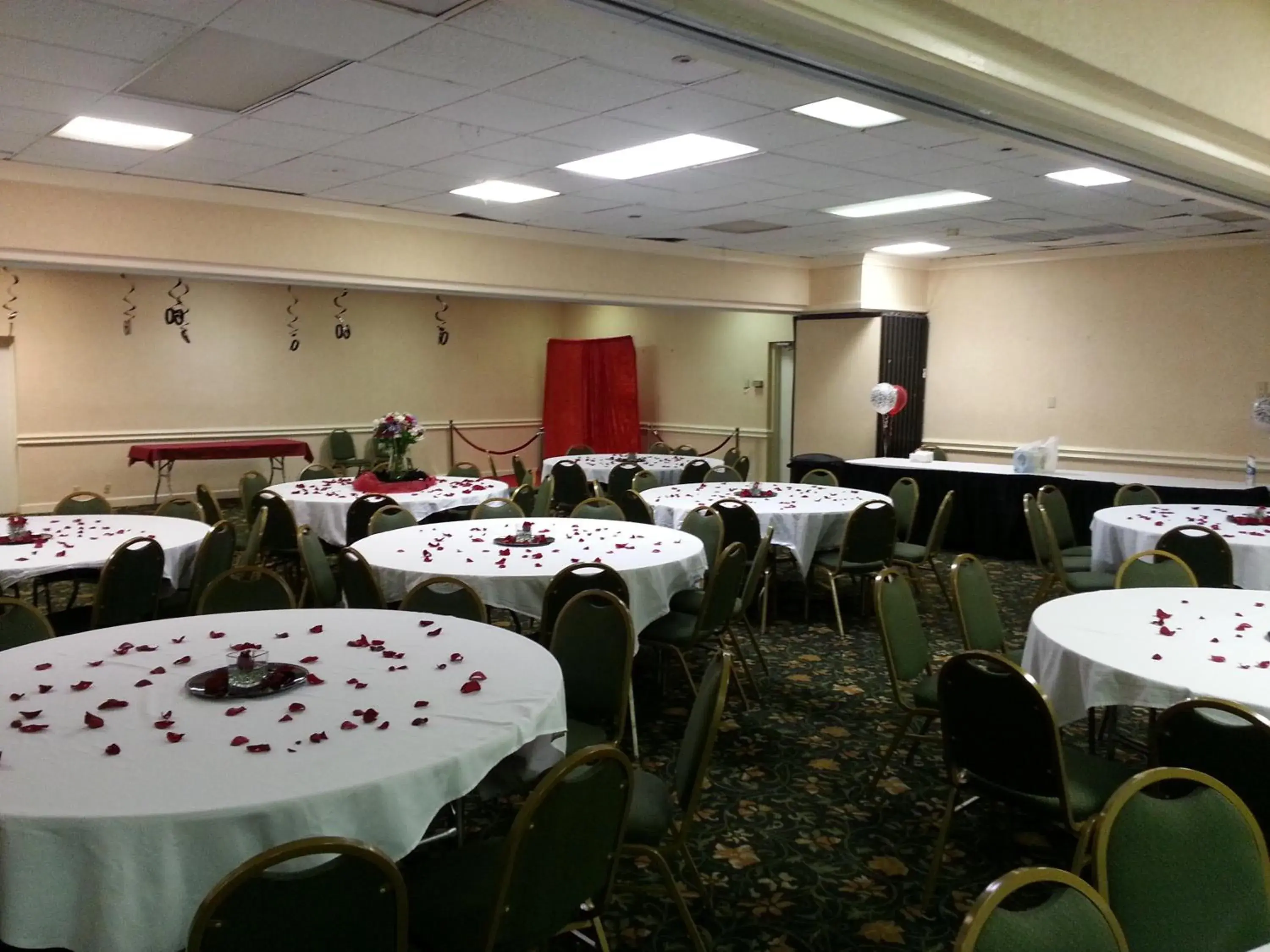 Restaurant/places to eat, Banquet Facilities in Jackson Hotel & Convention Center