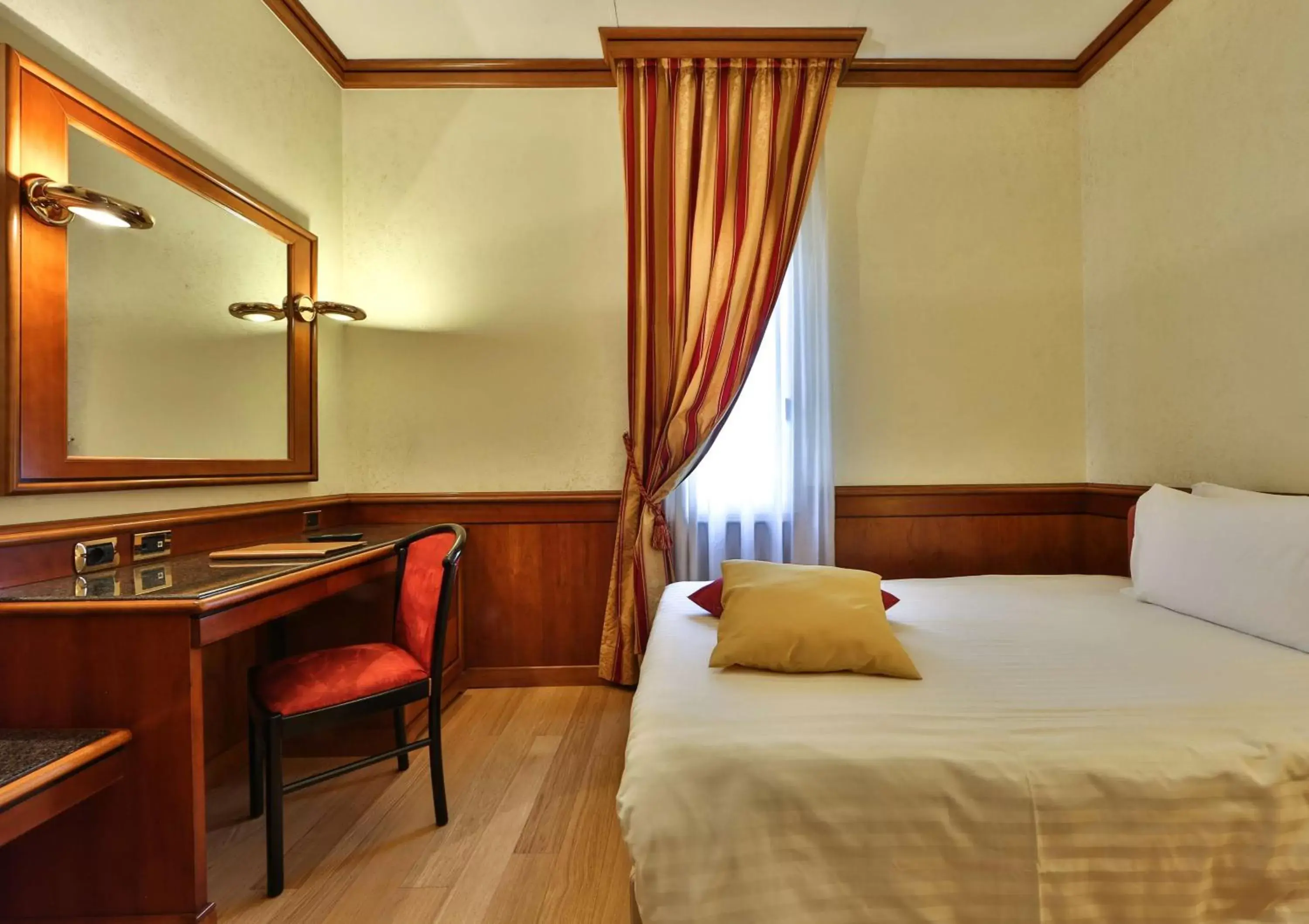 Bedroom, Bed in Best Western Hotel Moderno Verdi