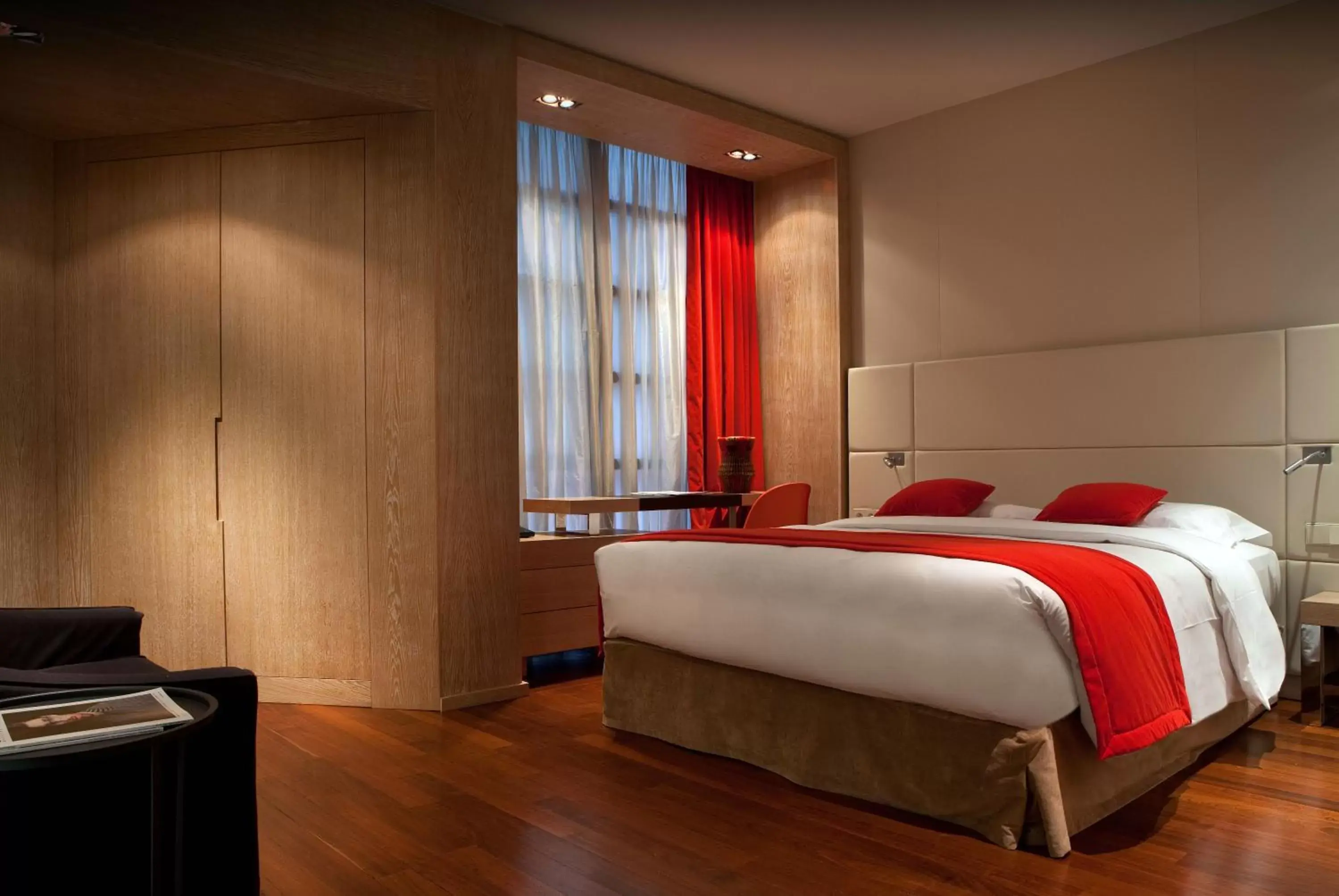 Bed, Room Photo in Golden Tulip Opera de Noailles