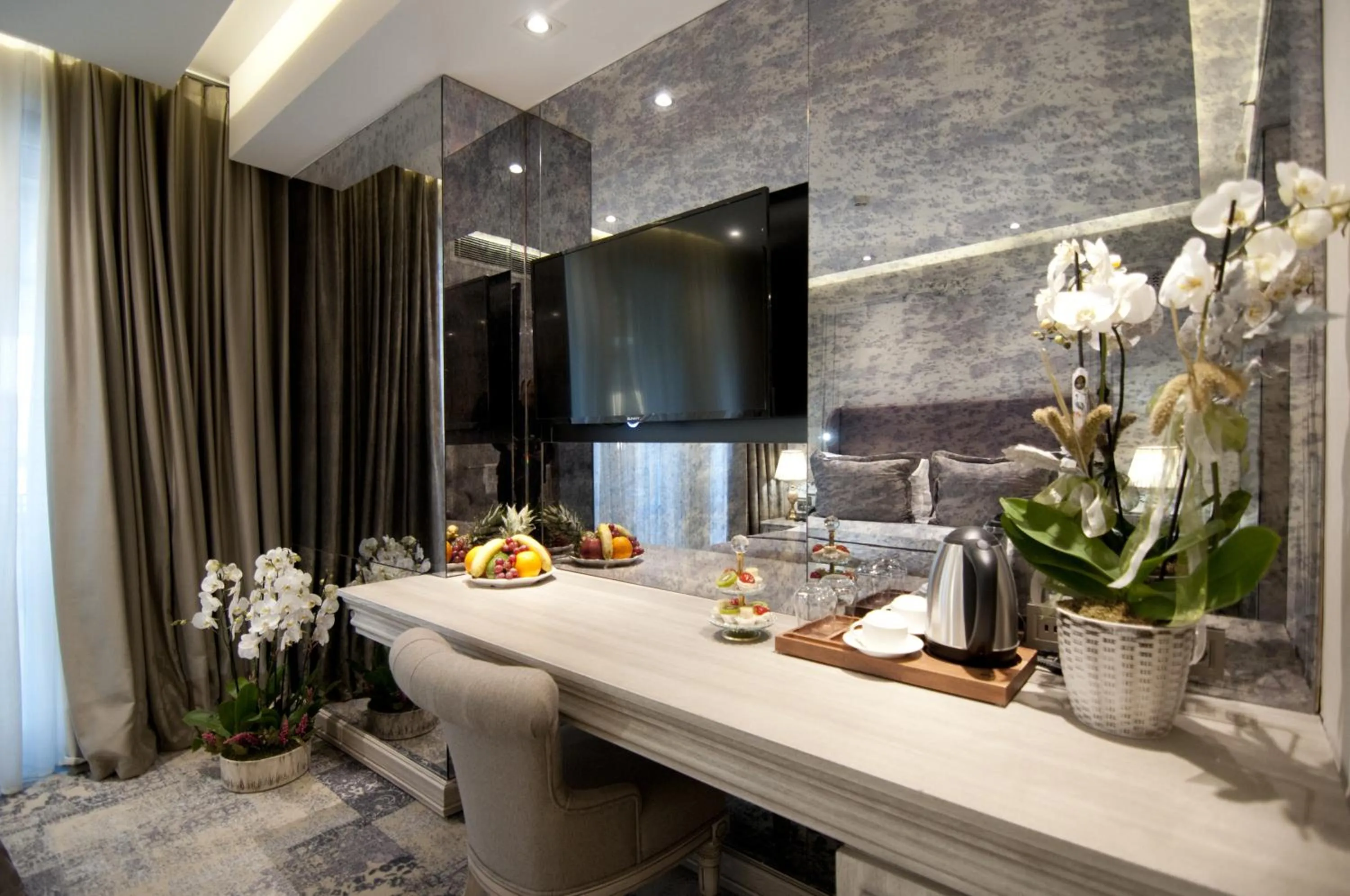 Decorative detail, TV/Entertainment Center in TK Taxim Bosphorus Hotel