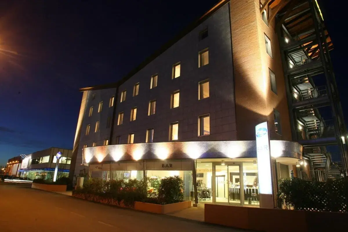 Facade/entrance, Property Building in Euro Hotel