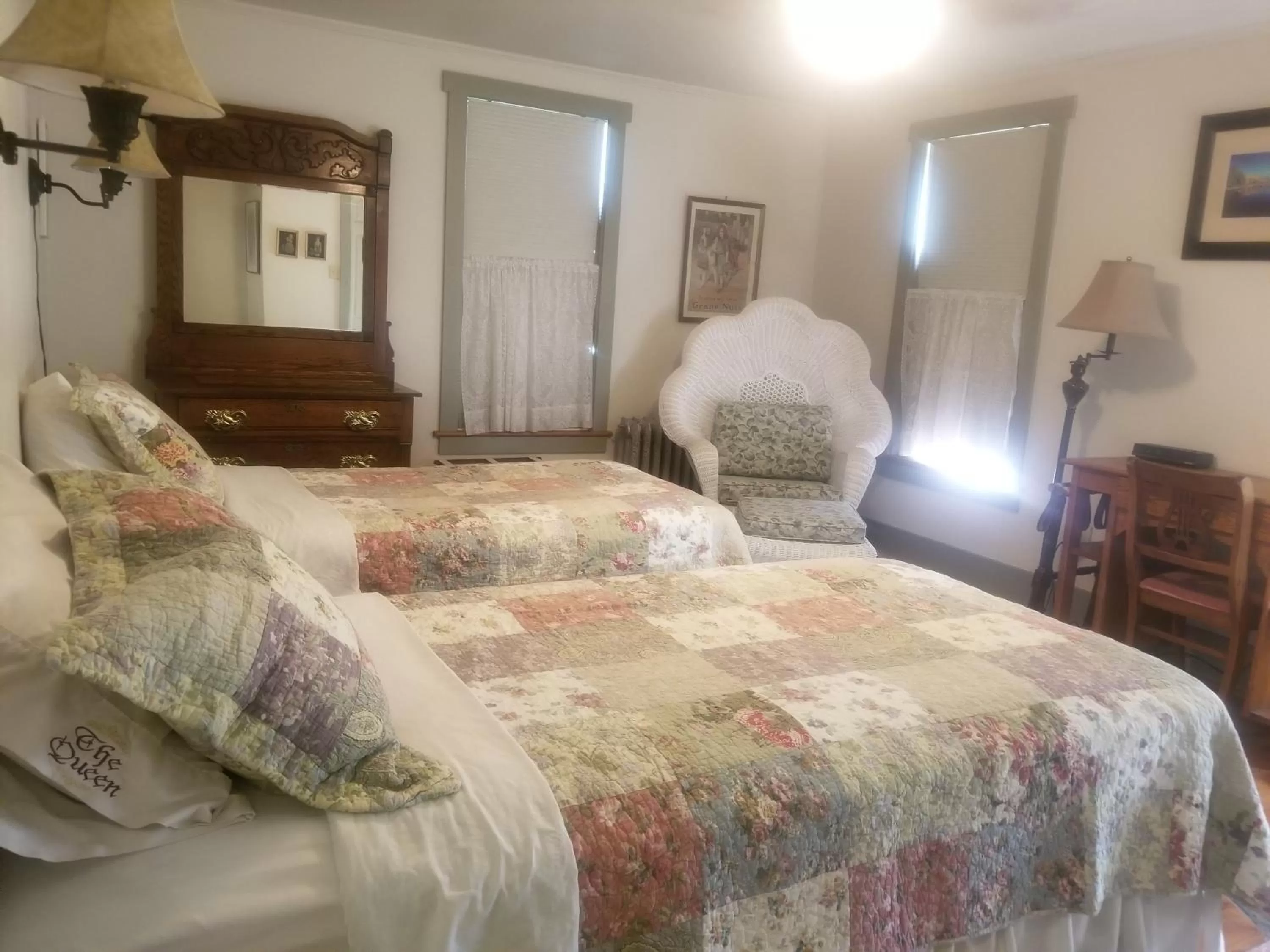 Bed in The Queen, A Victorian Bed & Breakfast