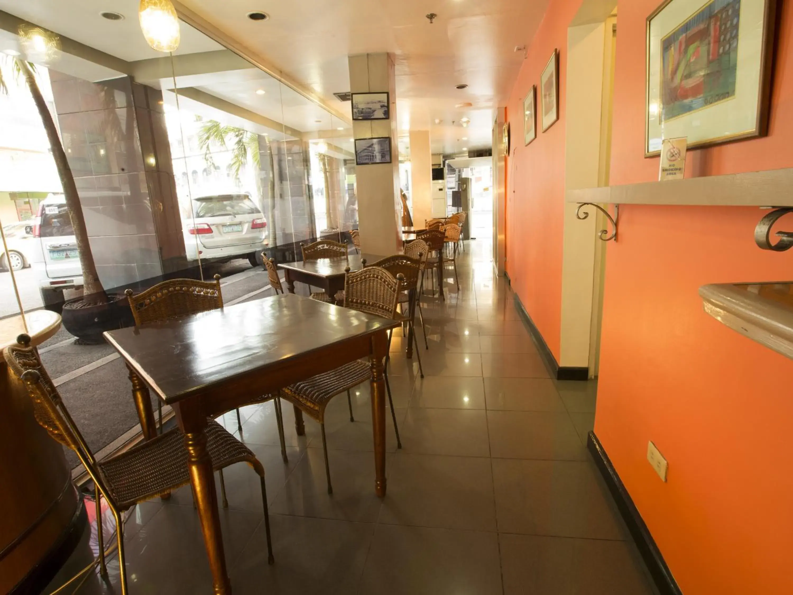 Restaurant/places to eat, Dining Area in Harbor Town Hotel