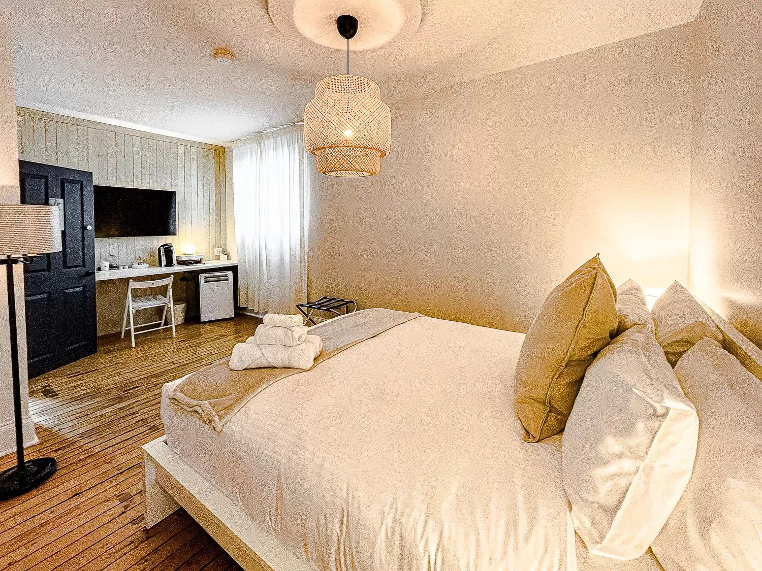 Standard Queen Room in Hotel du Vieux Port by Bower Boutique Hotels