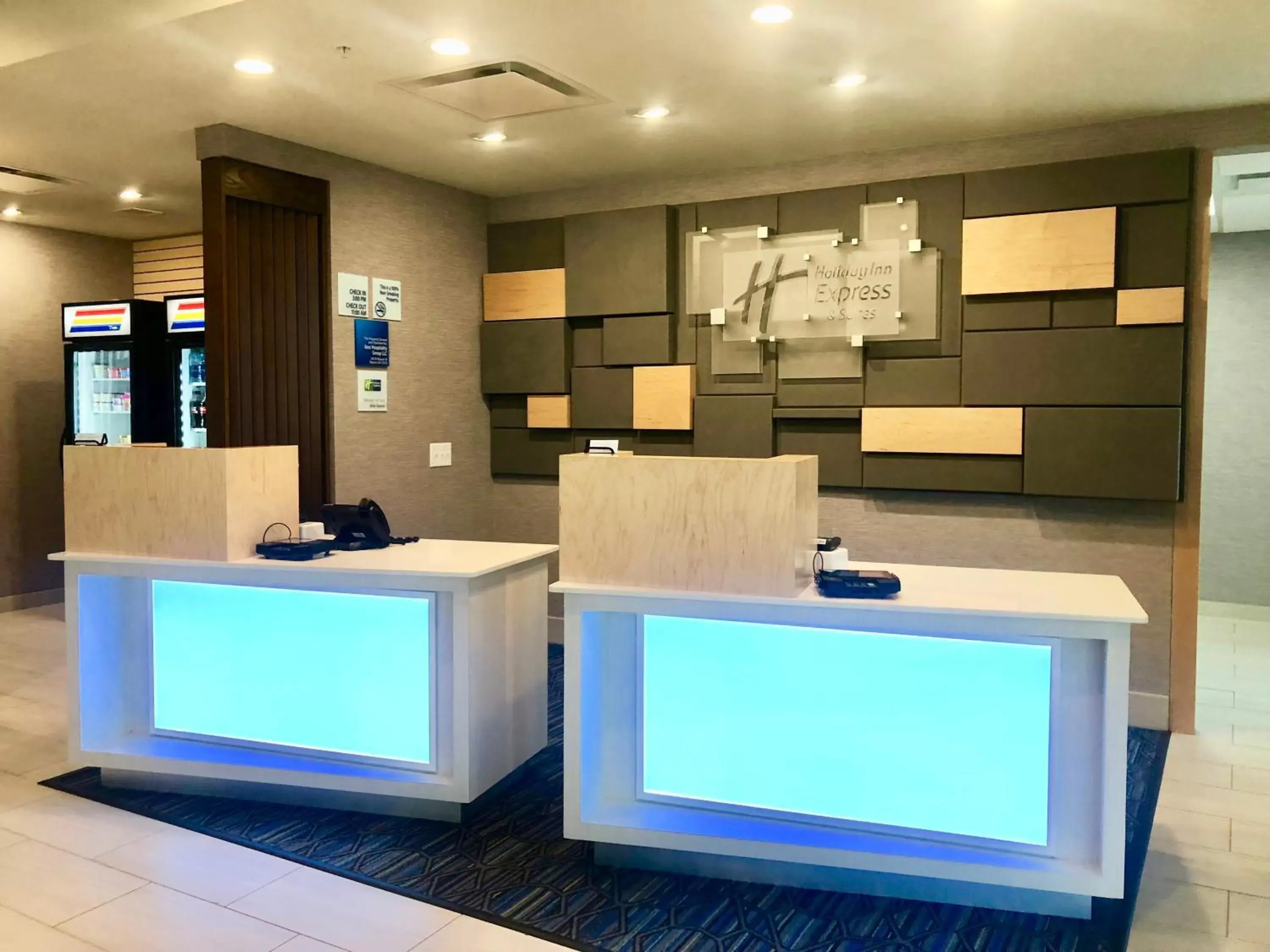 Property building, Lobby/Reception in Holiday Inn Express - Macon North, an IHG Hotel