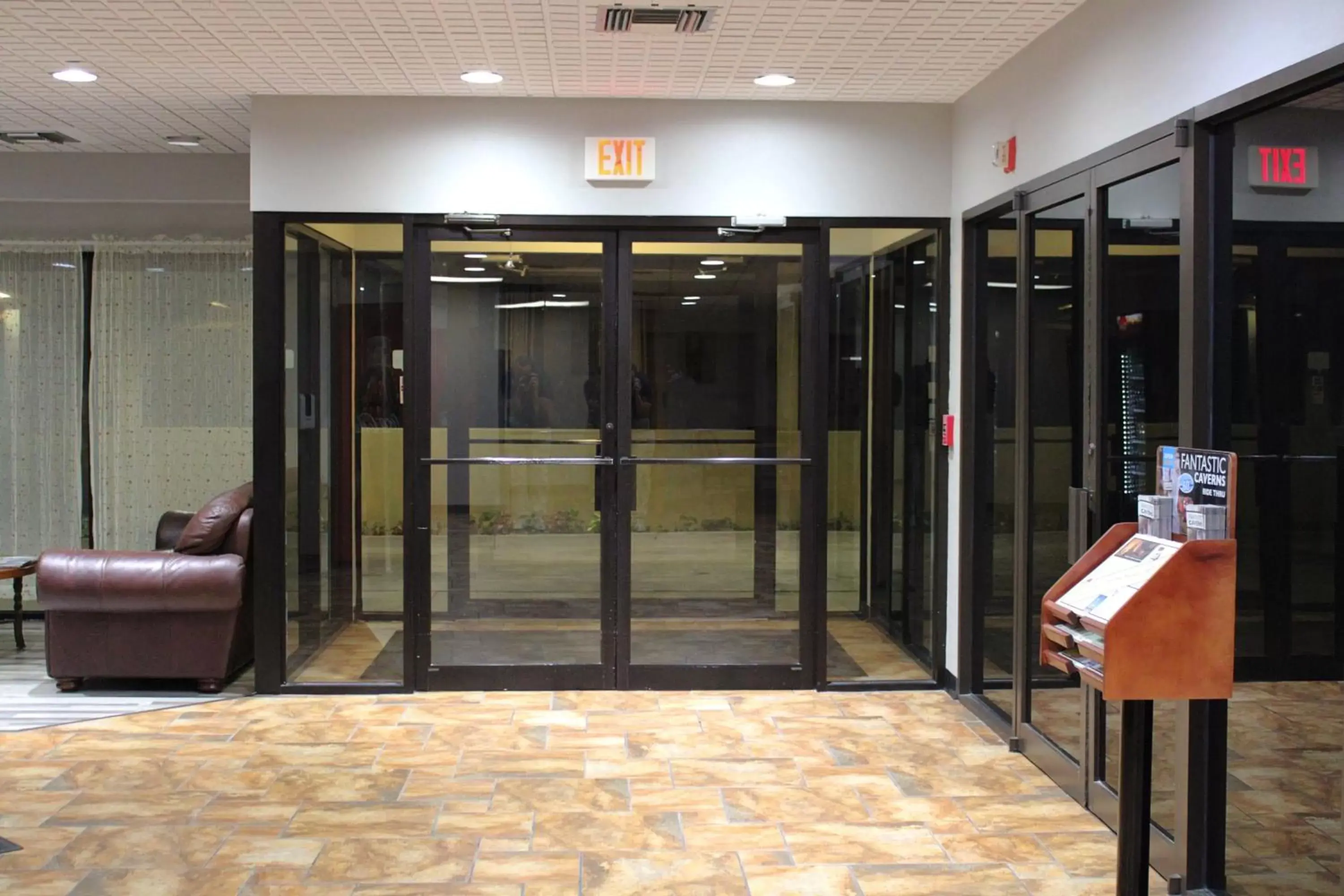 Facade/entrance in Greenlight Inn & Suites St James Facade/entrance in Greenlight Inn & Suites St James