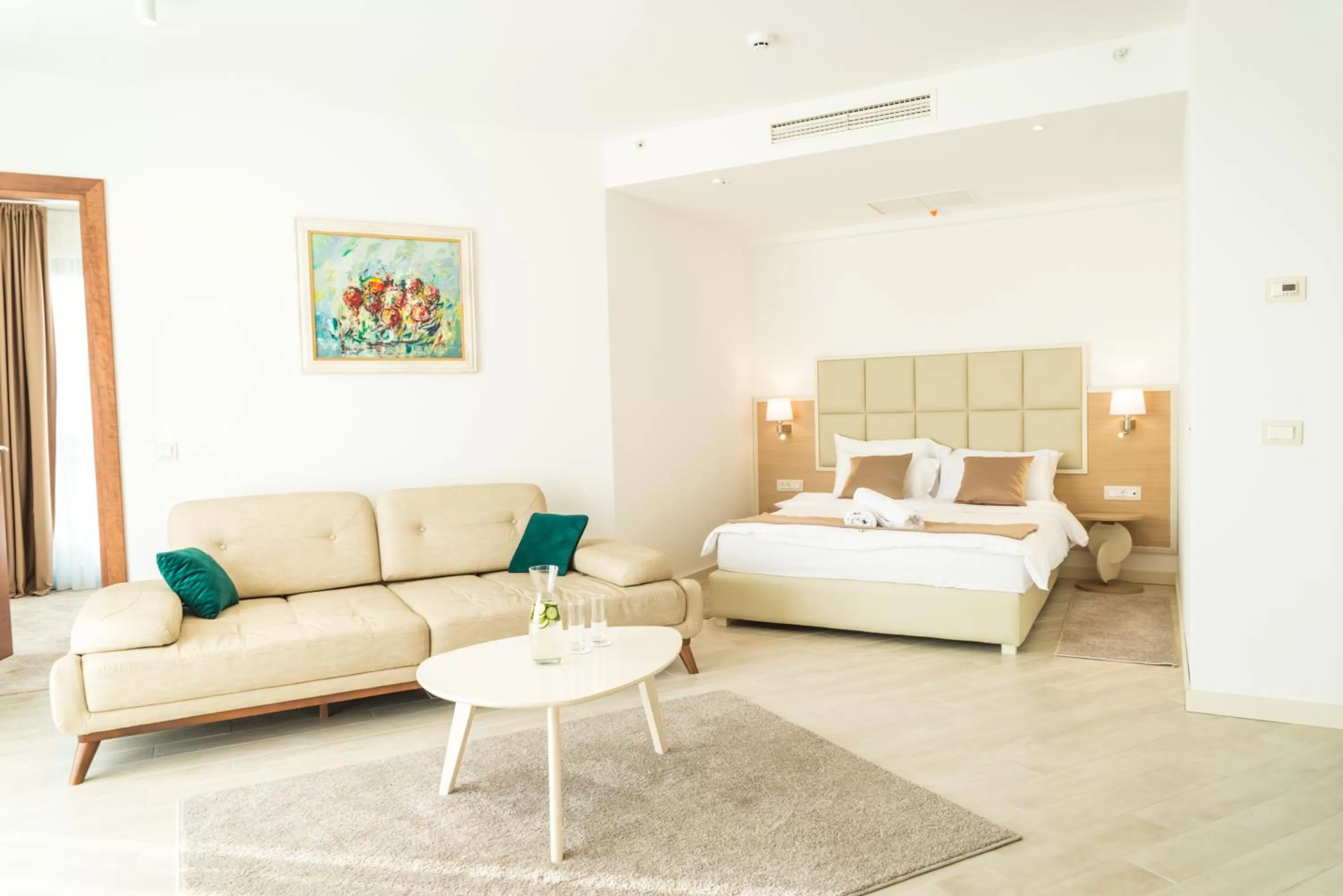 Living room, Bed in Hotel Kadmo by Aycon