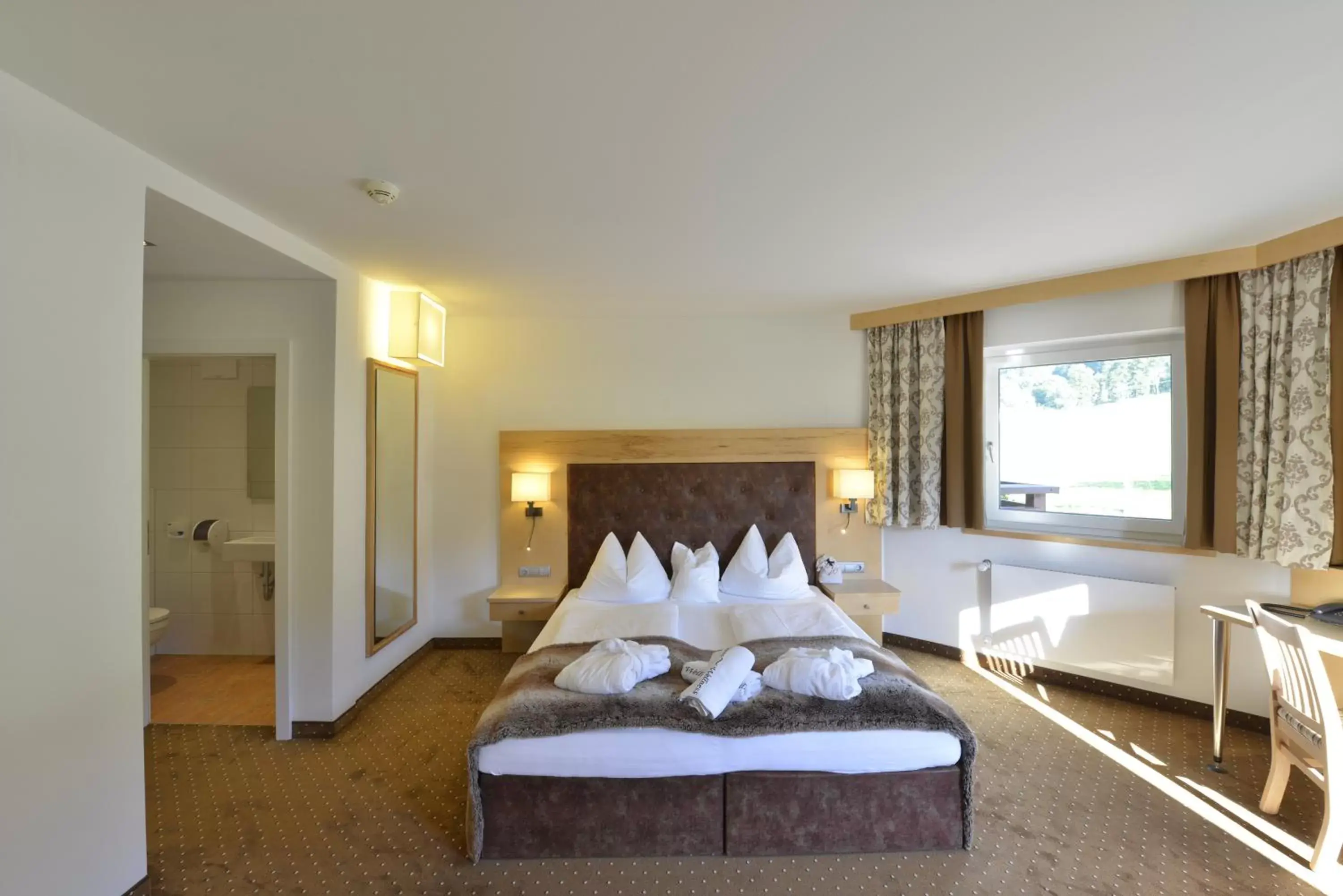 Double Room with Balcony in Hotel Der Wastlhof - direkt an der Skipiste Wellness & Spa Double Room with Balcony in Hotel Der Wastlhof - direkt an der Skipiste Wellness & Spa