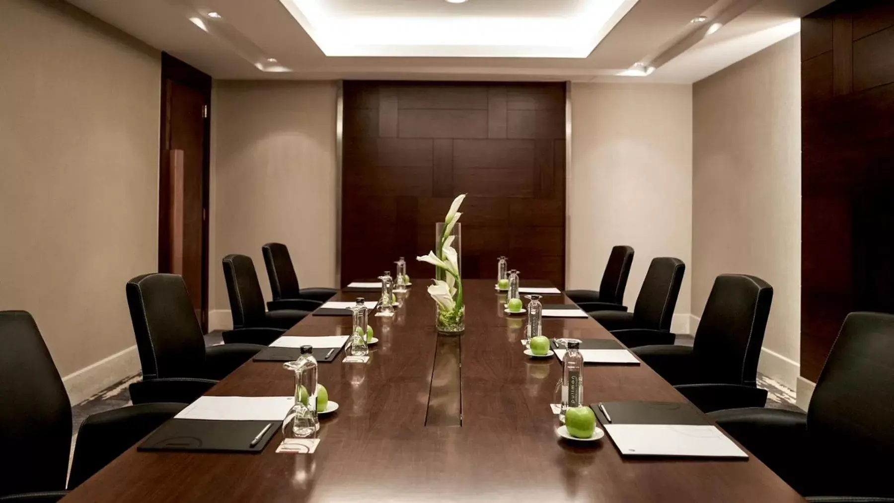 Meeting/conference room in TQT Hotel