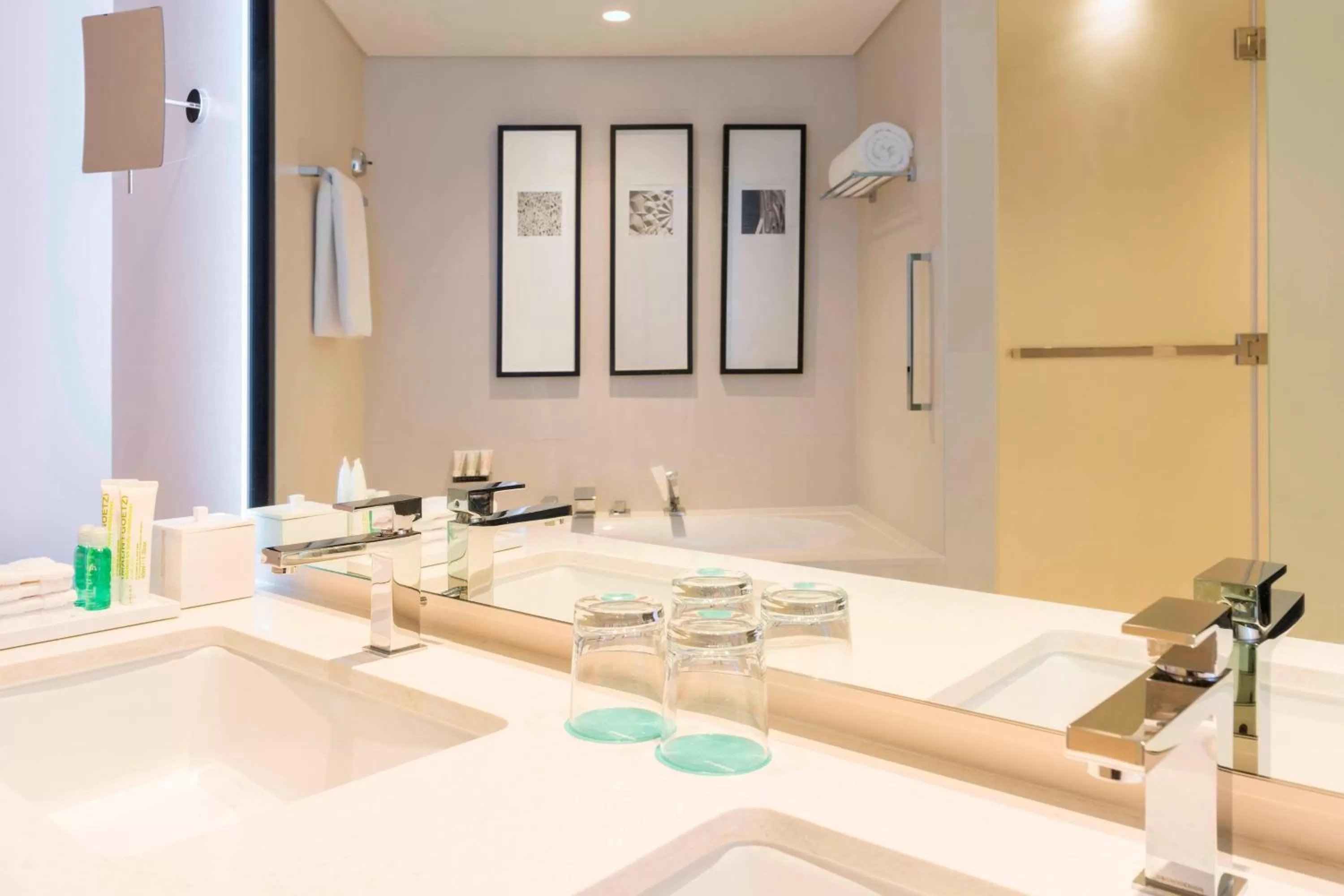 Bathroom in Le Royal Meridien Beach Resort & Spa Dubai