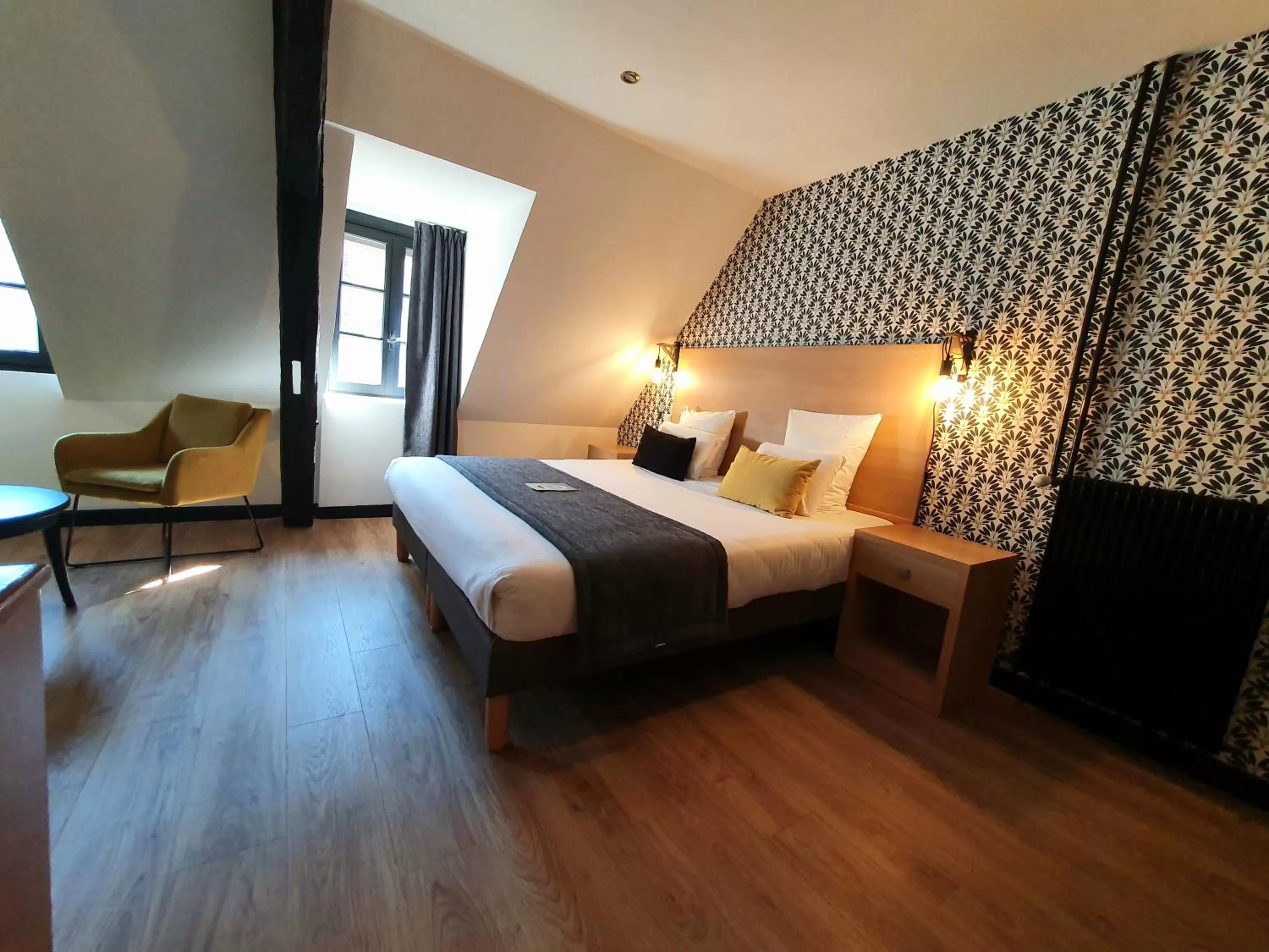 Bed in Kyriad Chalon-Sur-Saone Centre