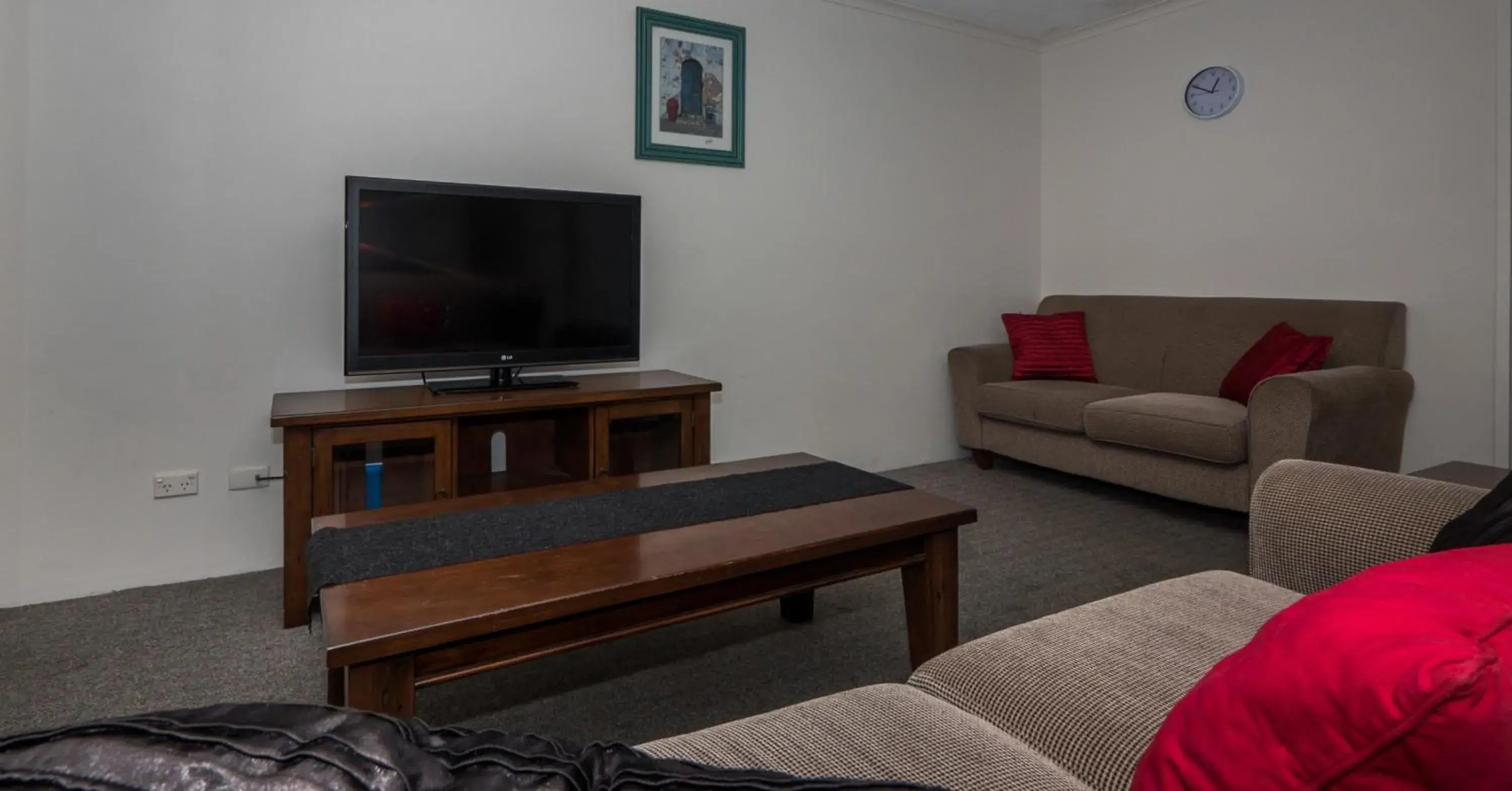 Seating area, TV/Entertainment Center in Enderley Gardens Resort