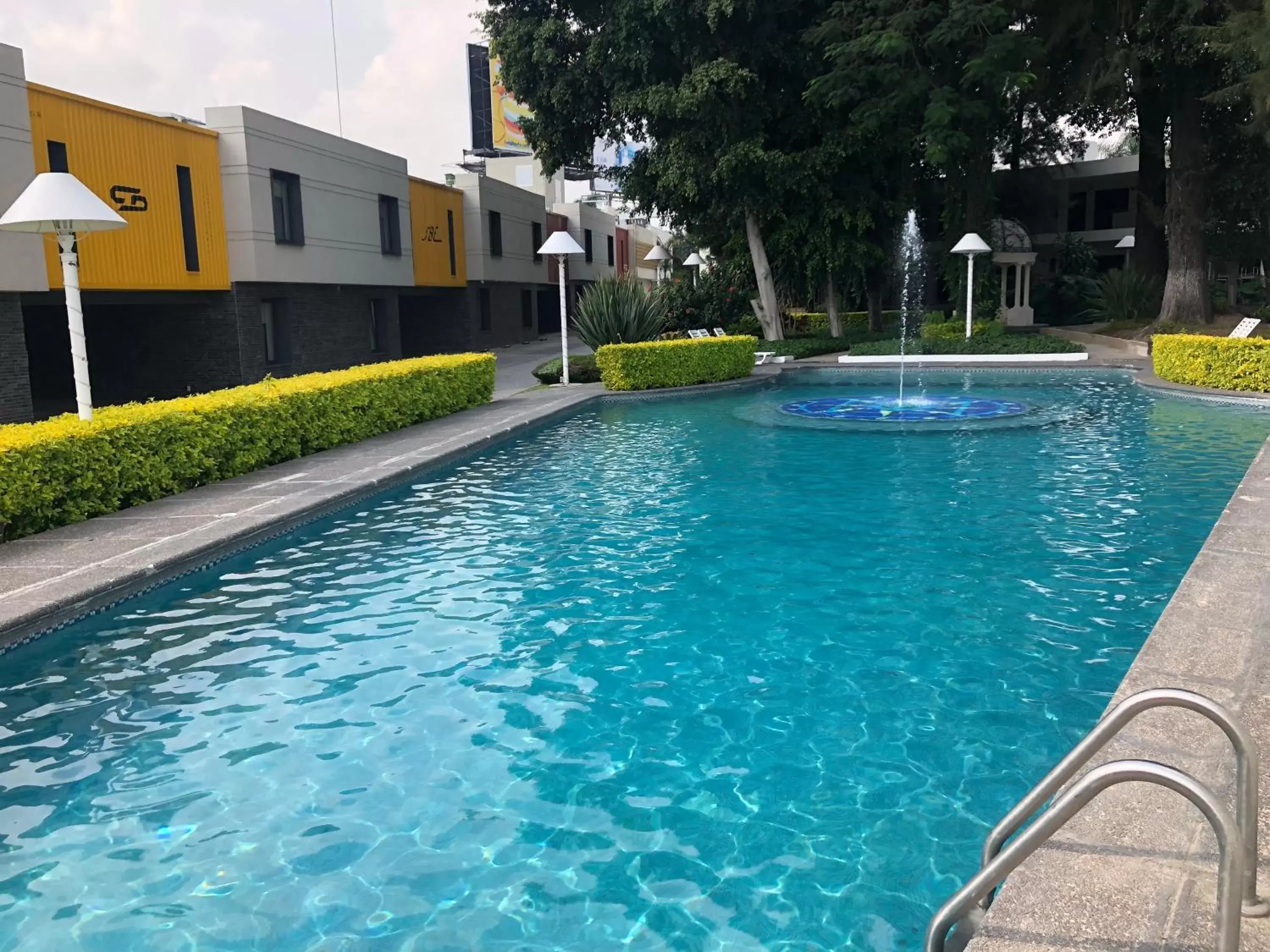 Swimming Pool in Hotel Ronda Minerva