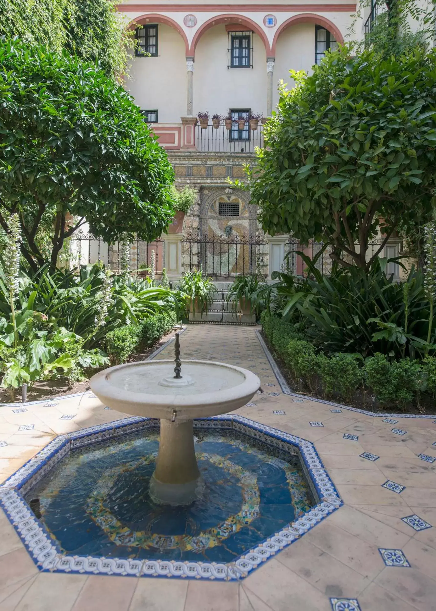 Garden, Property Building in Hotel Las Casas de la Judería
