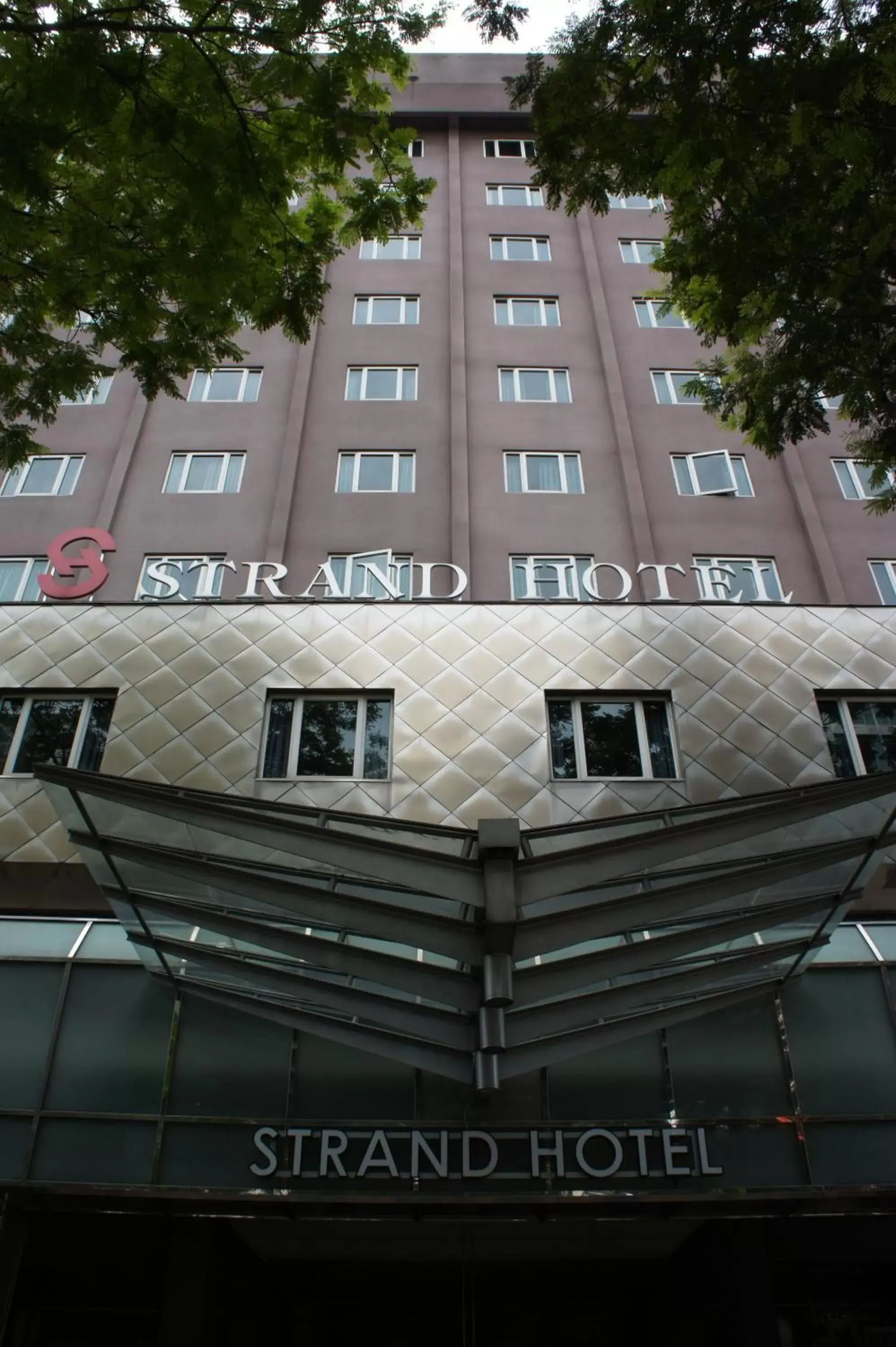 Facade/entrance, Property Building in Strand Hotel