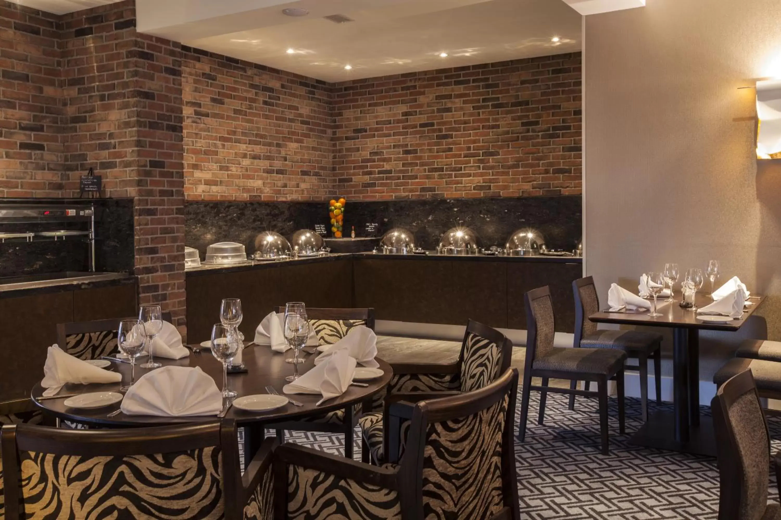 Restaurant/Places to Eat in Midleton Park Hotel