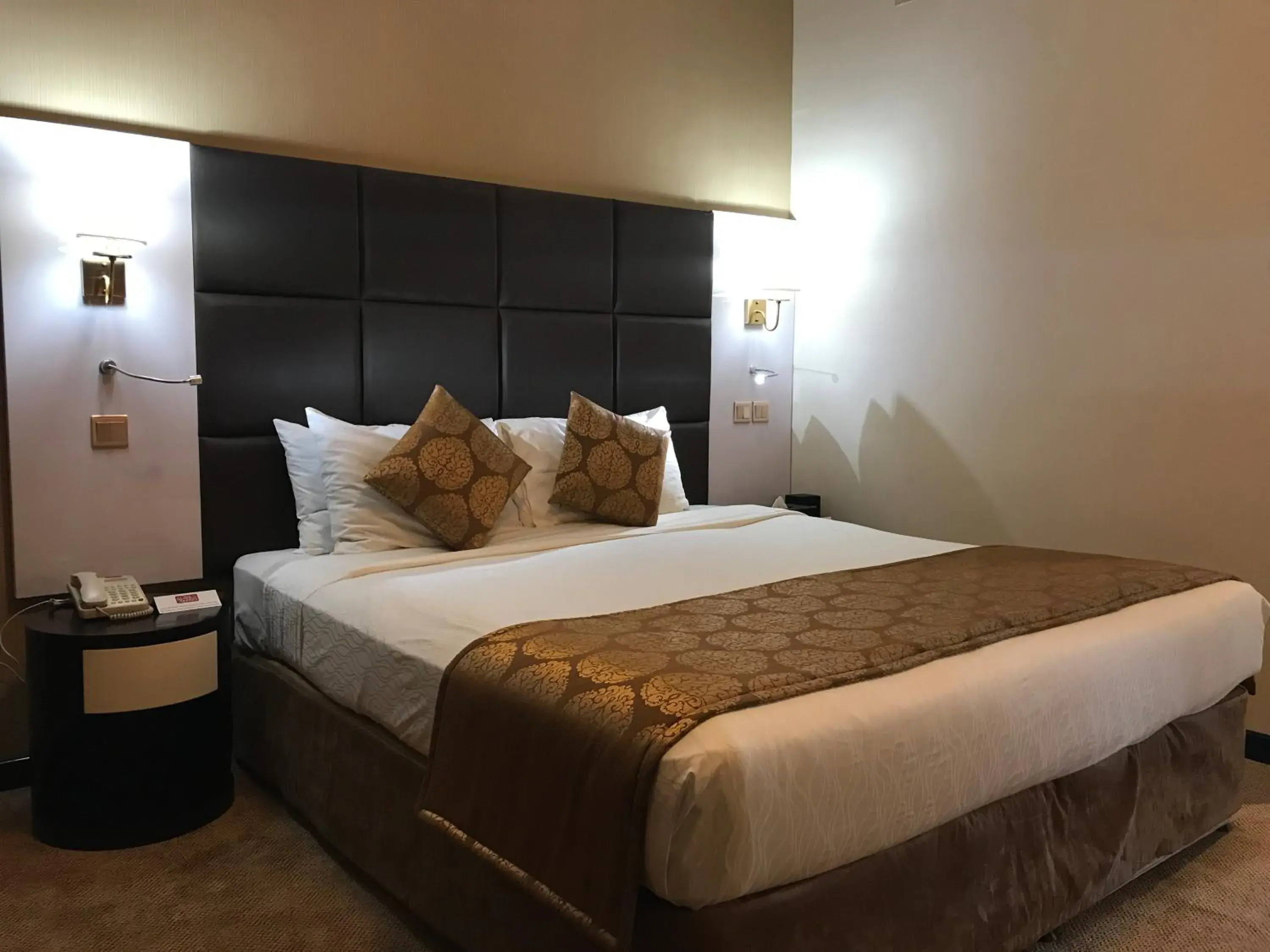 Bedroom in Al Jawhara Gardens Hotel
