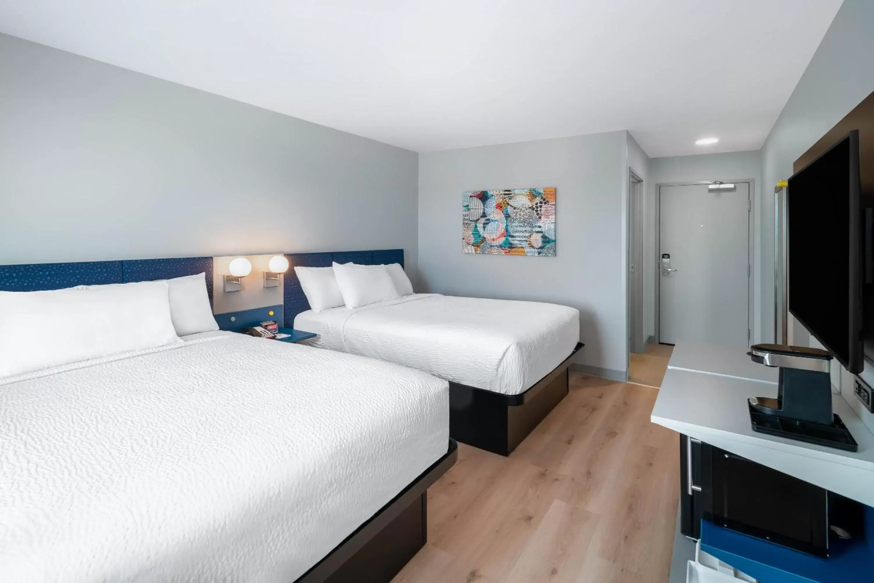 Bed in Microtel Inn & Suites by Wyndham Hot Springs