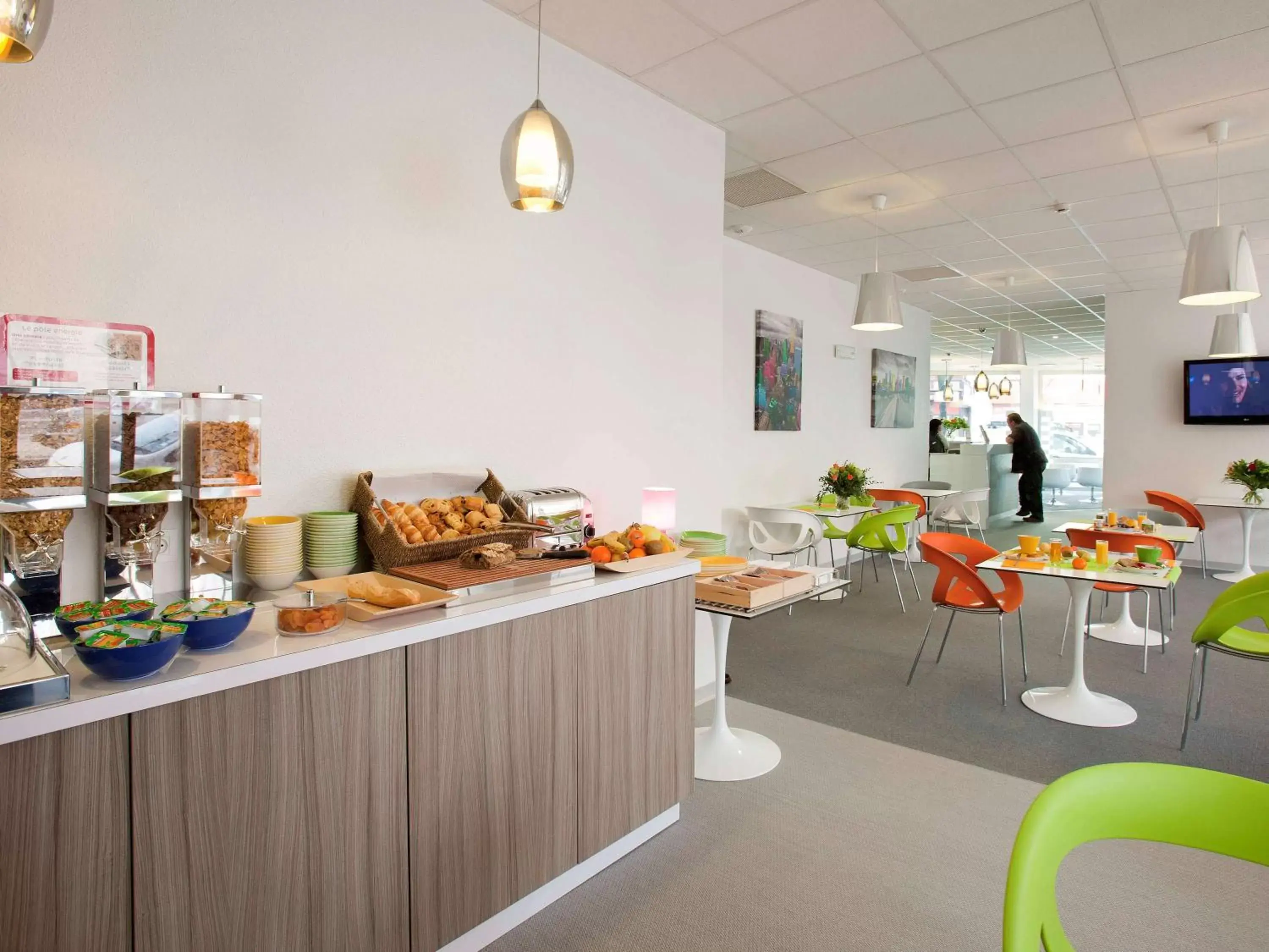 Restaurant/places to eat in ibis Styles Grenoble Centre Gare